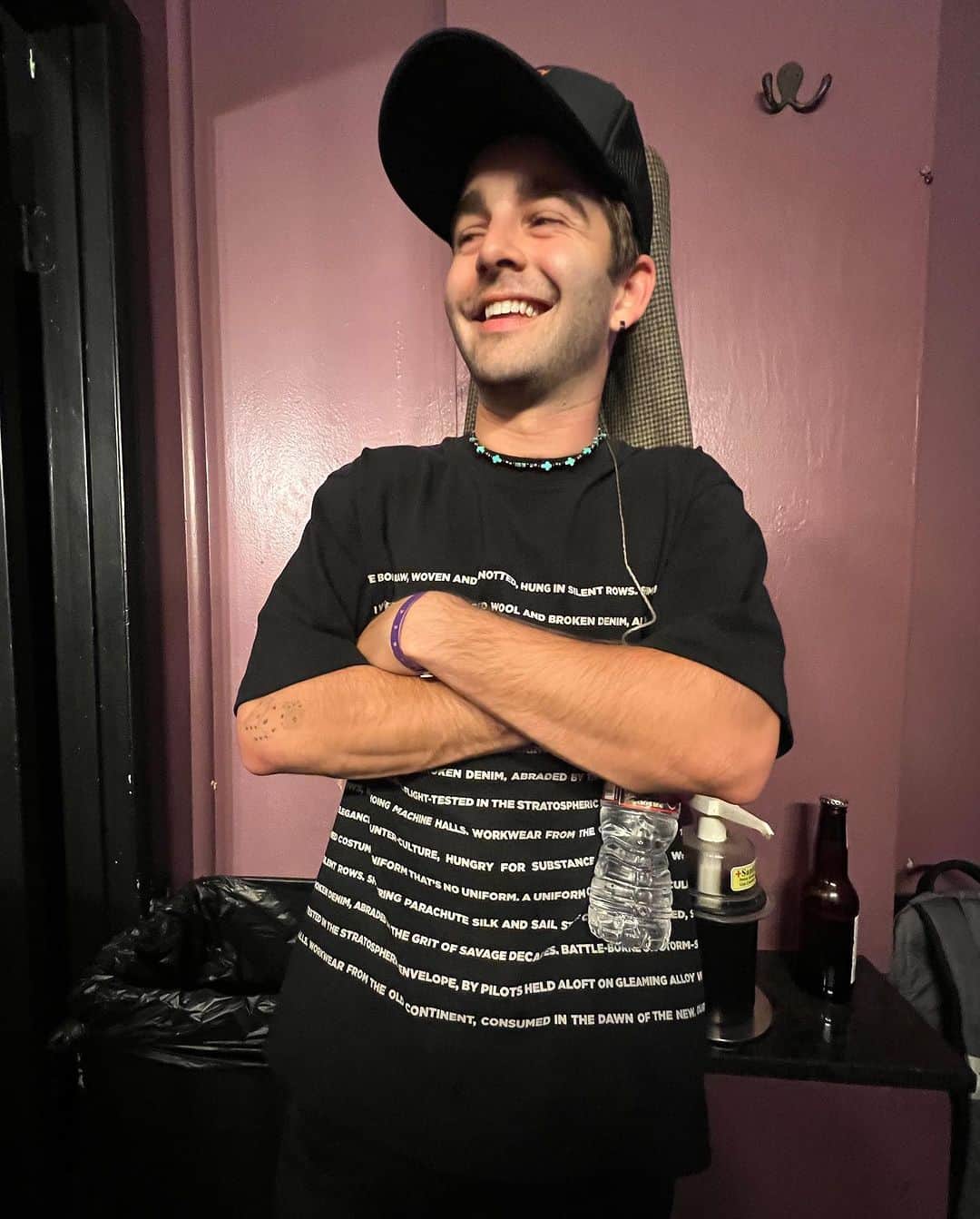 ジャック・グリフォーのインスタグラム：「The moment before the moment💣  Thanks for 100k streams on Be My Baby, kids 💕  Can’t even wait till the next headliner.  SAVE THE DATE, LA ✍️ 1.13.24 @theroxy @kidbaronmusic 💋」