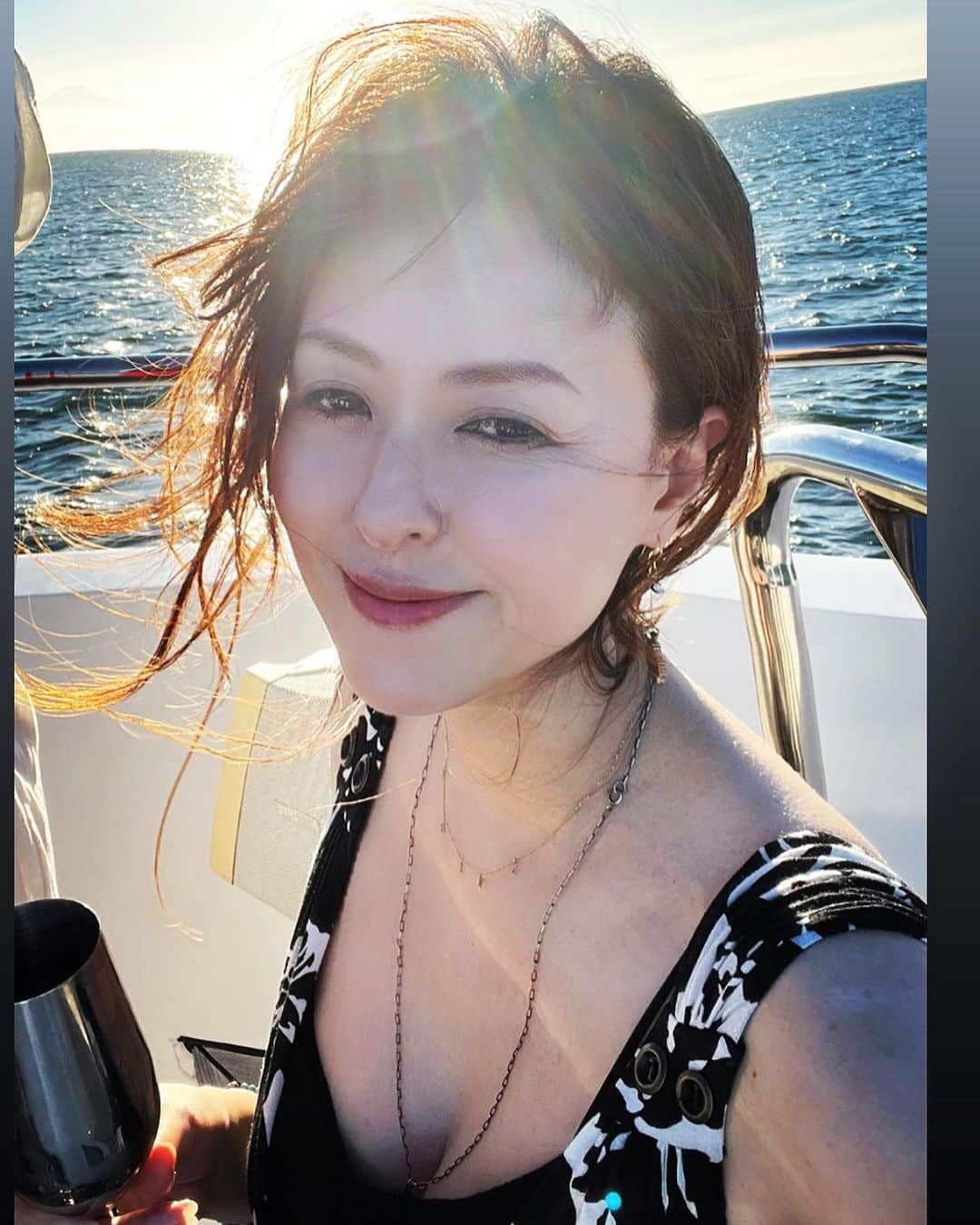 大河内志保のインスタグラム：「今年最後の夏のバカンス 来週から頑張ろ  #クルージング #ヘリで佐島へ #佐島たこ  #佐島まりーな  #富士山 #楽しすぎた」