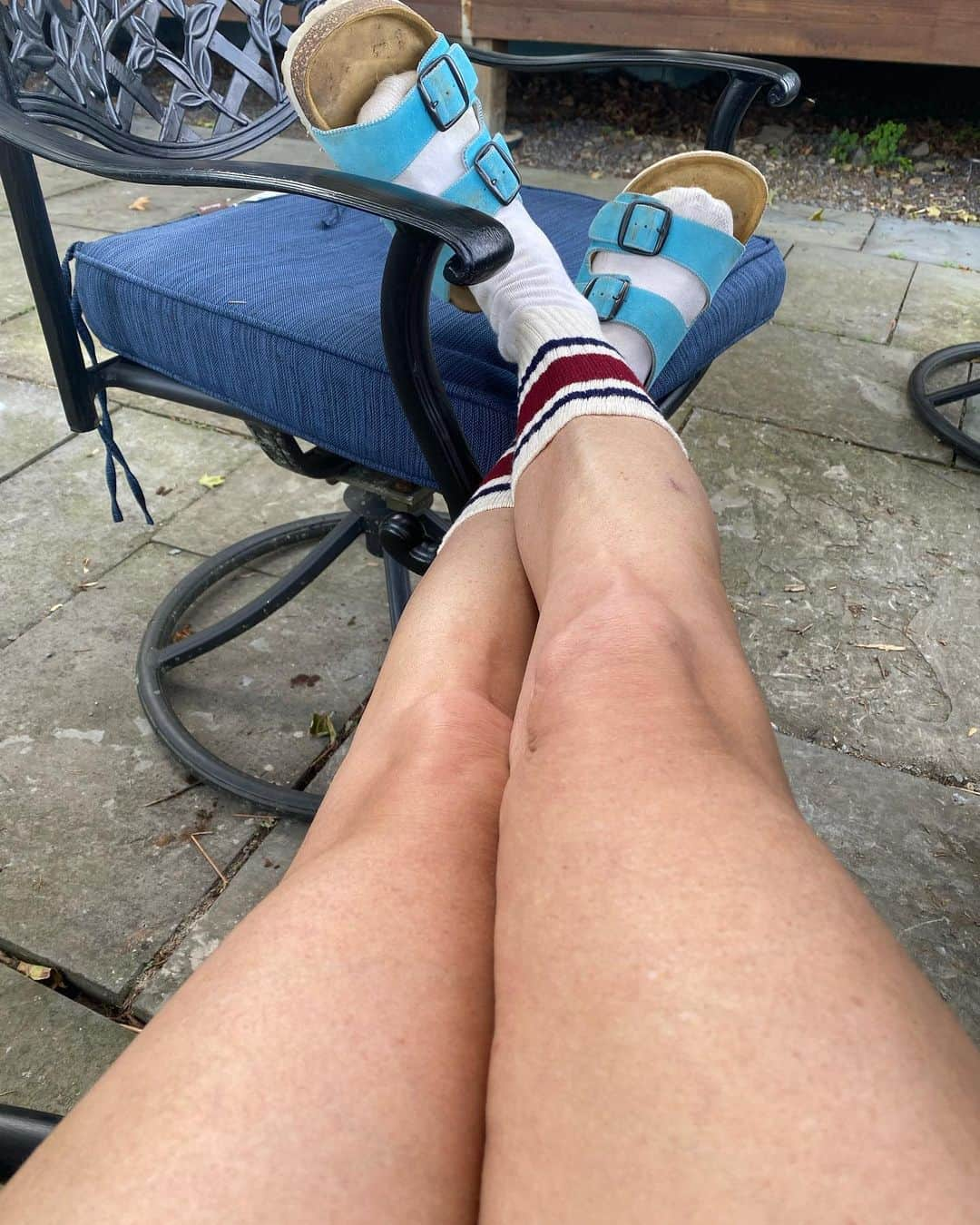 レナ・ヘディのインスタグラム：「Half Calf.  #ibizawasfun #ididntgoanywhere #hotpotatosummer」