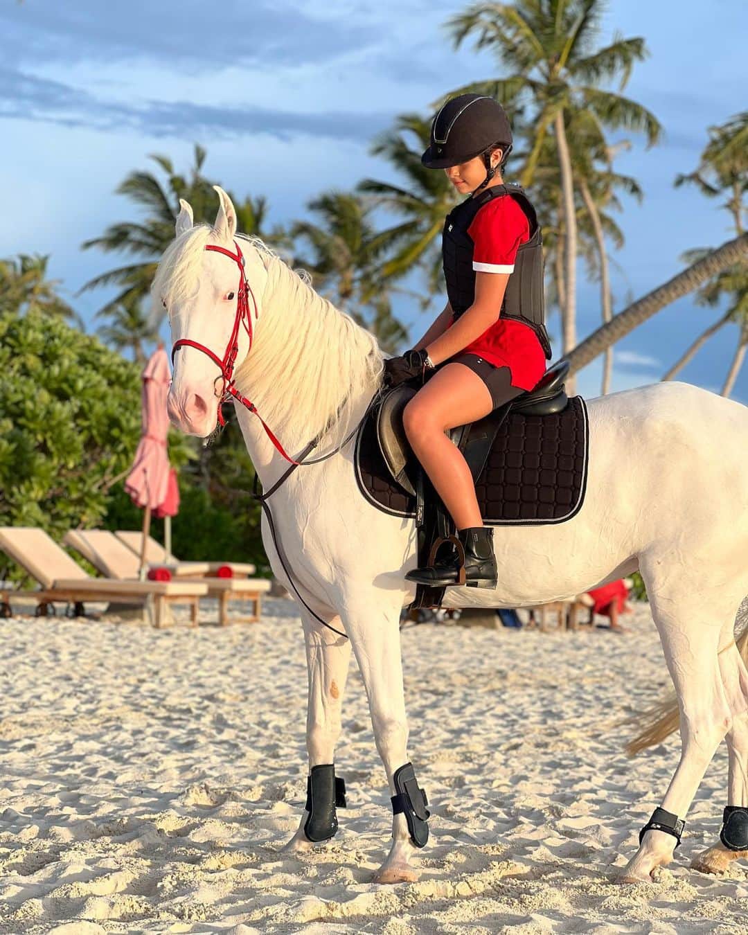 ソフィア・バルビのインスタグラム：「Recuerdos de mi princesa valiente! Te amo! 💕🏝🦄」
