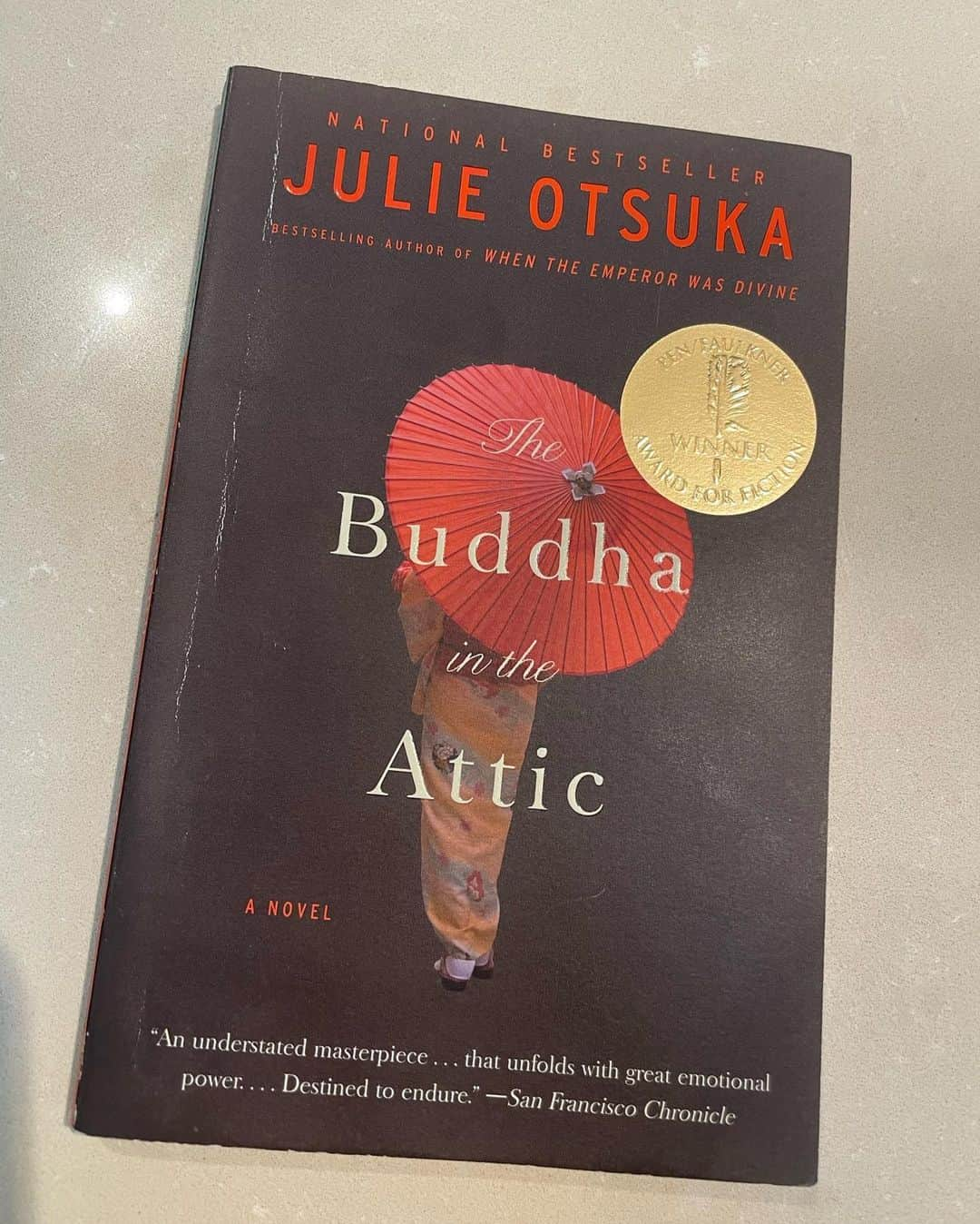 ジュディ・グリアのインスタグラム：「Good Lord, I loved this book. I don’t know what to say except please read it if you haven’t yet.   #buddhaintheattic #knopfpublishing #readingrecap #reading」