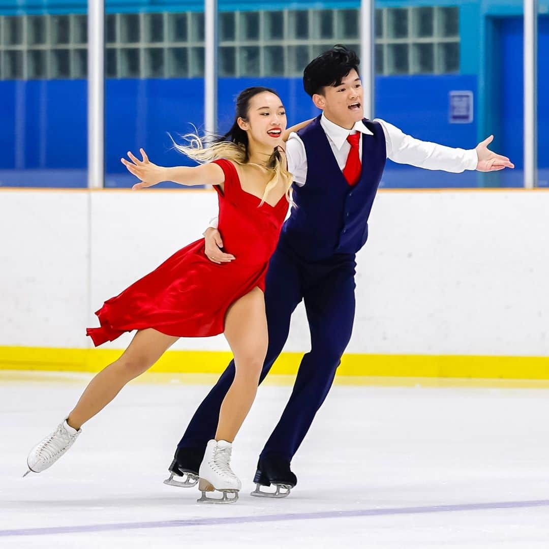 Skate Canadaさんのインスタグラム写真 - (Skate CanadaInstagram)「Canada's NextGen skaters bring home two medals and a world of experience from their second #JGPFigure in 🇦🇹.  Final results ⬇️  Men 8 - David Li  Women: 7 - @yun.19  Pair 1 - @martina_arianokent & @lalibertelaurent  Ice Dance: 2 - @chloe.nguyen14 & @brendan.giang 9 - @savanna_martel & William Oddson  📸 @gregkolz __________  Les patineurs NextGen 🇨🇦 reviennent à la maison avec deux médailles et toute une expérience au deuxième Grand Prix junior en 🇦🇹!  Résultats finaux ⬆️」9月3日 6時48分 - skate_canada