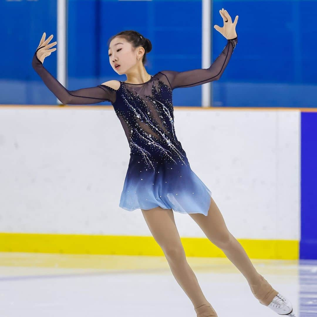 Skate Canadaさんのインスタグラム写真 - (Skate CanadaInstagram)「Canada's NextGen skaters bring home two medals and a world of experience from their second #JGPFigure in 🇦🇹.  Final results ⬇️  Men 8 - David Li  Women: 7 - @yun.19  Pair 1 - @martina_arianokent & @lalibertelaurent  Ice Dance: 2 - @chloe.nguyen14 & @brendan.giang 9 - @savanna_martel & William Oddson  📸 @gregkolz __________  Les patineurs NextGen 🇨🇦 reviennent à la maison avec deux médailles et toute une expérience au deuxième Grand Prix junior en 🇦🇹!  Résultats finaux ⬆️」9月3日 6時48分 - skate_canada