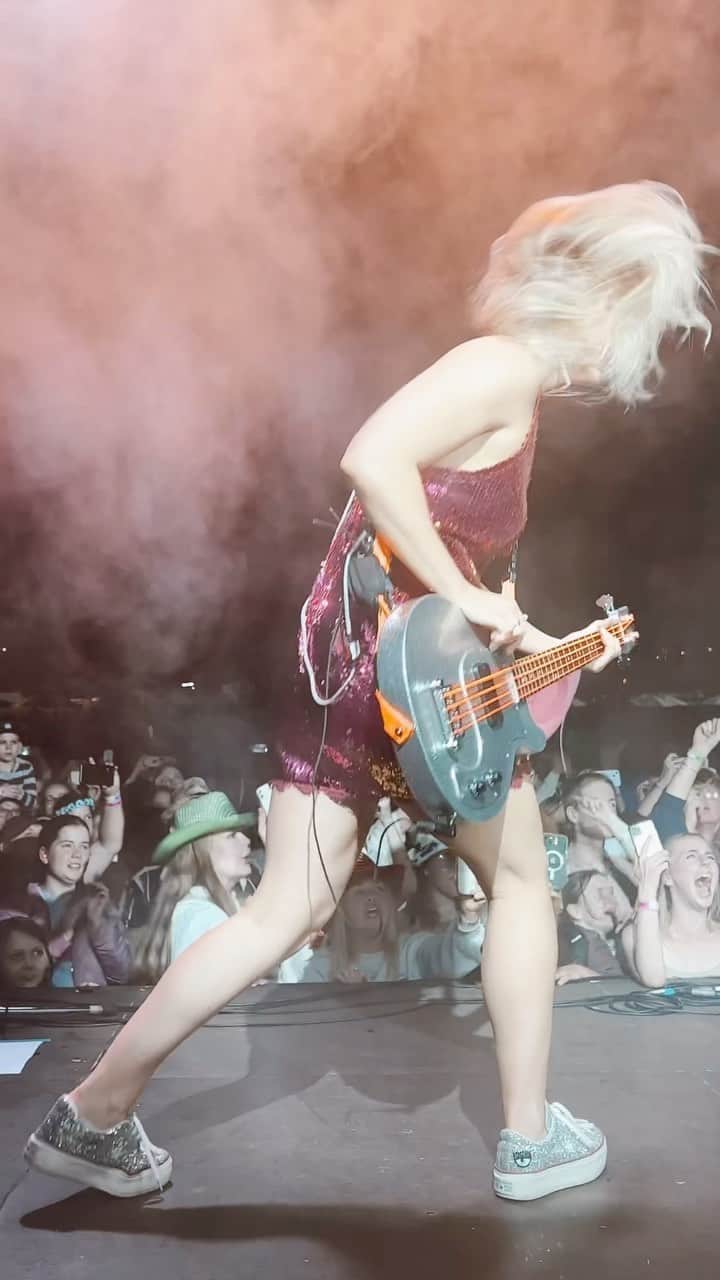シェパードのインスタグラム：「We love you @redfest23 🫶🏼 #popmusic #sheppard #geronimo #music」