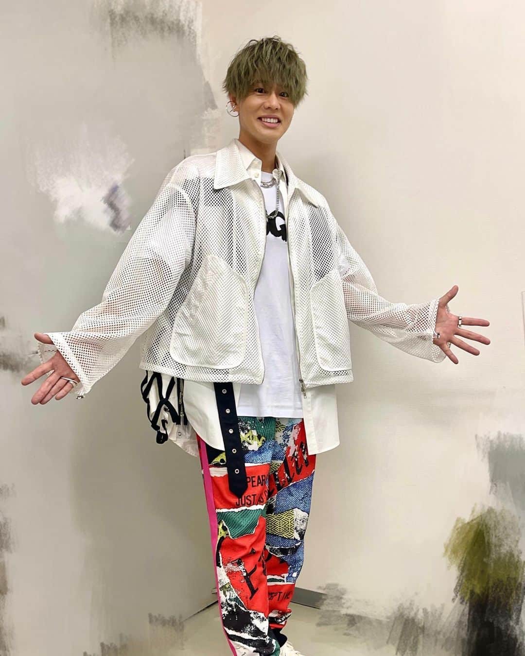 神尾晋一郎のインスタグラム：「#DERAGAYA!7周年公演 #ホスピタリティがすごい #お客様があたたかい」