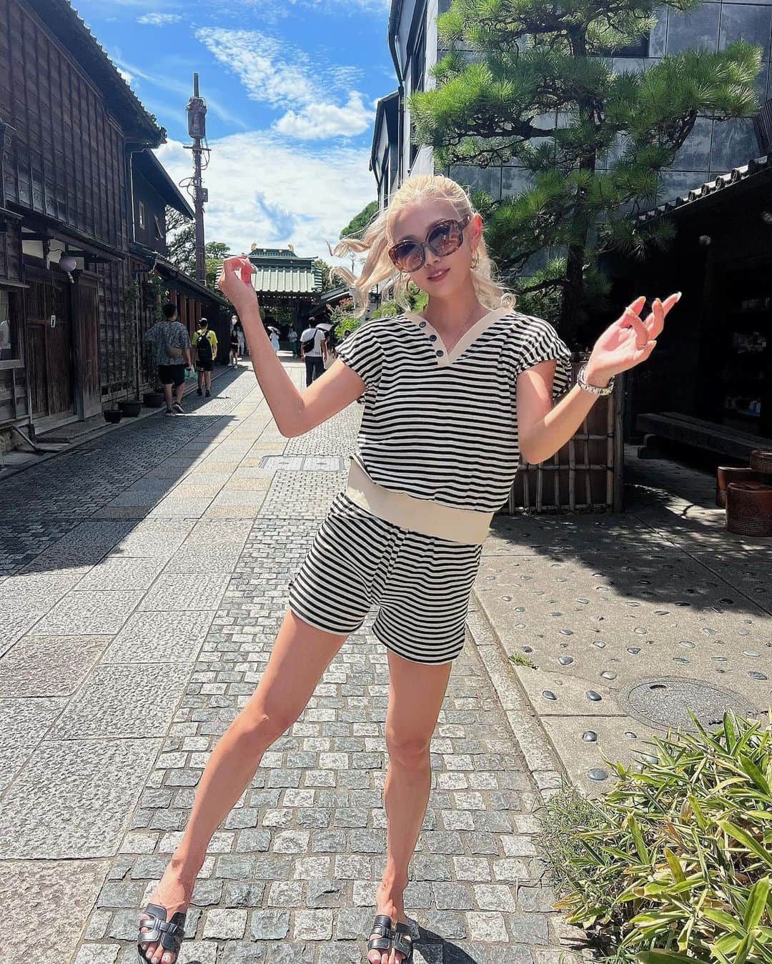 MIIKAのインスタグラム：「お出かけの日🩵 ポニーテールDAY . . セットアップ可愛すぎる😩🤙  @goinluck.jp   . .  #海好きな人と繋がりたい#いいね返し#okinawa#travel#love#instapic#followme #いいねした人で気になった人フォロー #Summer #ootd #fashion #style #カジュアルコーデ #トレンド」