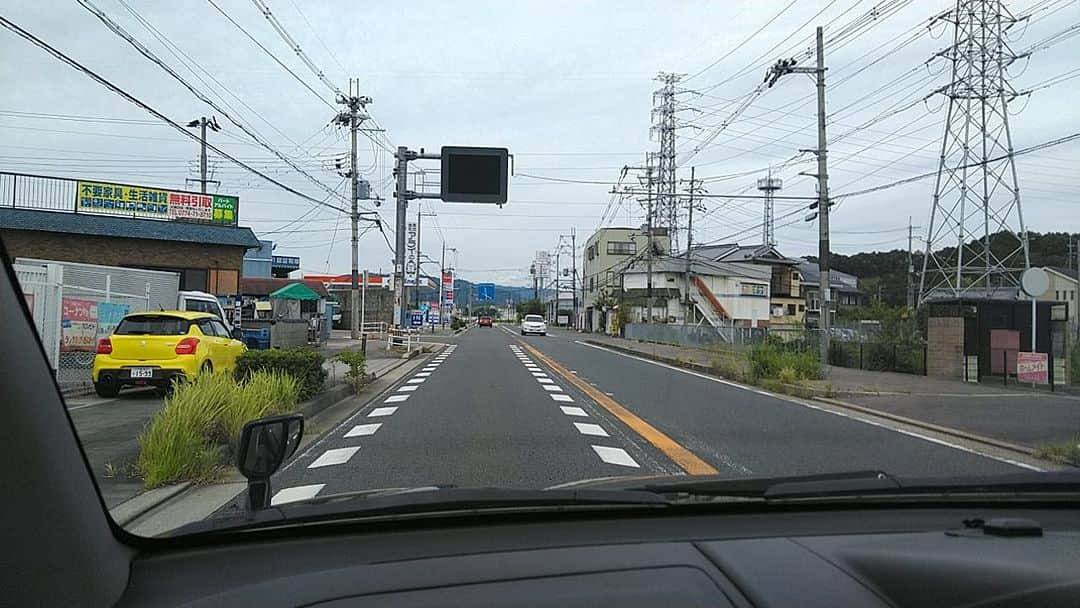 月亭太遊さんのインスタグラム写真 - (月亭太遊Instagram)「昨日はぶんごろちゃんと京都山城地域のとある集まりで落語をした。婚活パーティーの司会をしたときの話のまくらをしゃべったんやけどまさにそこで起きたことと、ほぼ同じ経験をした人がいてはった。ざわざわ......  ネタは来て！観て！イミテイ村、めでたい席でするような話じゃないなと思いながらも。  やっぱり一時期住んでいた辺りにかえってくると心が落ち着きますね。 またなんかありましたら気軽におよびください。」9月3日 8時39分 - taiyuexpo2025