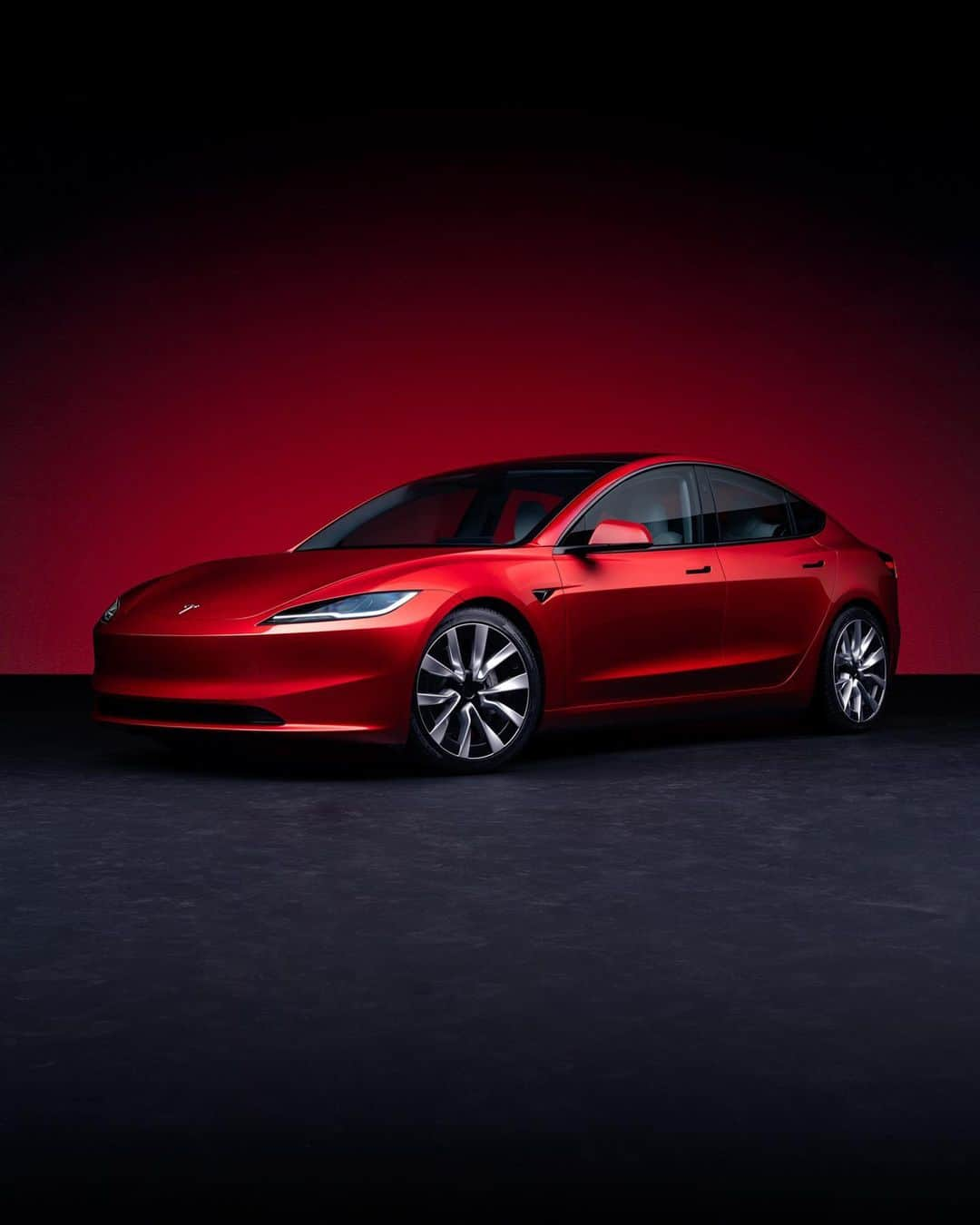 Teslaさんのインスタグラム写真 - (TeslaInstagram)「Upgraded Model 3 launched this week in Europe, China & Australia/NZ. What's new on the outside:  - Updated exterior styling for max aerodynamics  - More refined ride quality, thanks to a stiffer body & updated suspension tuning - Up to 629km of range (WLTP) on a single charge - Two new colors: Stealth Grey and Ultra Red - Two new wheels (Photon & Nova) for better range, sound reduction and performance - All-new interior with premium materials & second row screen」9月3日 8時39分 - teslamotors