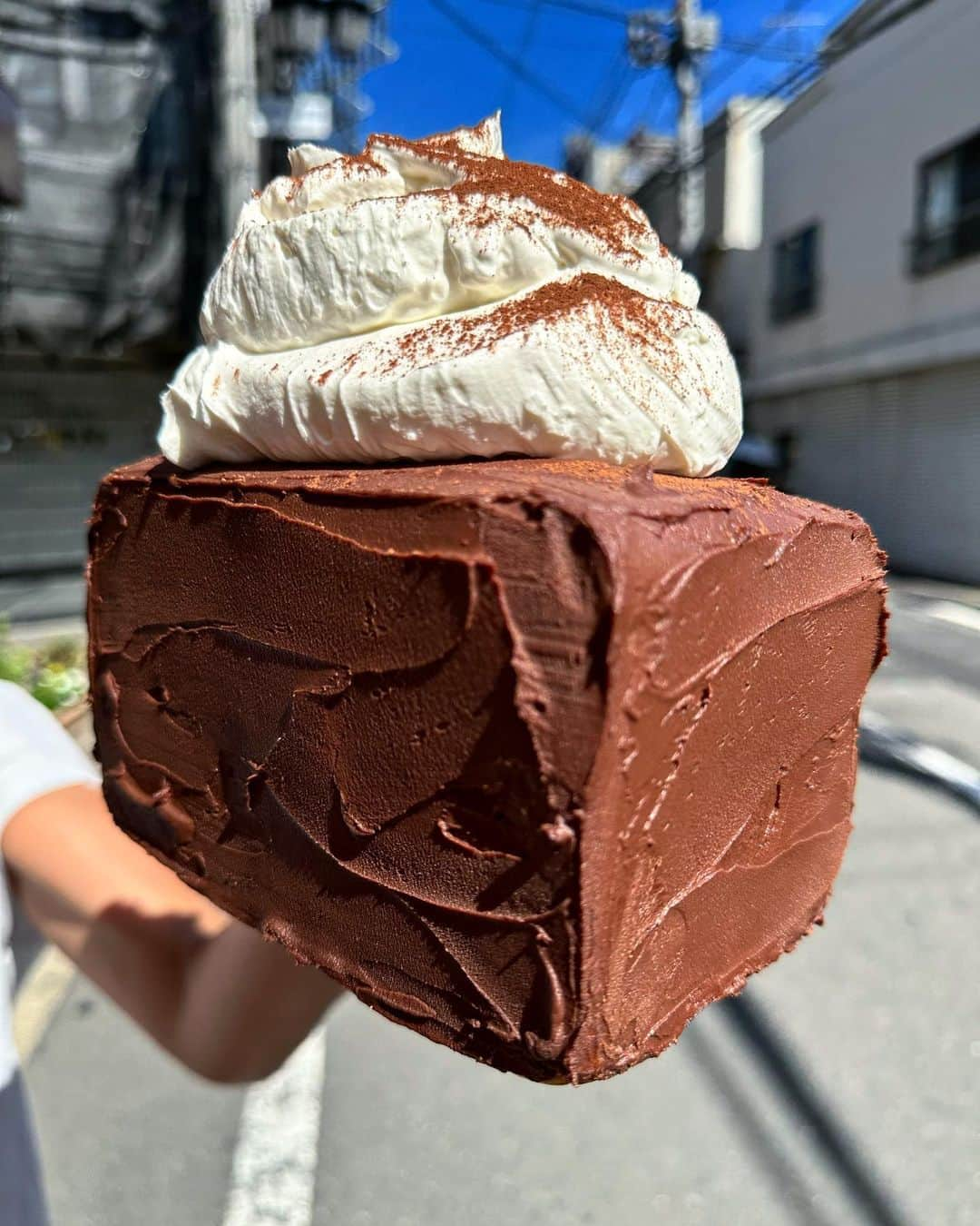 Coffee & Toast Tokyoのインスタグラム：「"ぼってりクリーム"のチョコレートぱん‼︎ 🤎🤎🤎🤍🤎🤎🤎🤍🤎🤎  “Among the numerous luxuries of the table, chocolate may be considered as one of the most valuable.”  チョコレートで包み込んだパンの中にチョコレートクリーム。  たっぷりのホイップクリームと一緒に。  カカオ感がたまらんです😋😋😋  . . . . .  #ぼってりクリームのチョコレートぱん #チョコぱん #チョコレート #chocolate  #chocolatecake  #chocolateheaven   #chocolat  #cioccolato  #chocola  #巧克力  #ช็อคโกแลต  #초콜릿  #三軒茶屋ランチ  #世田谷線カフェ  #パンスタグラム  #東京カフェ  #三軒茶屋カフェ #三軒茶屋  #パン #三茶カフェ  #三茶 #田園都市線カフェ #コーヒーアンドトースト  #coffeeandtoast #foodie  #foodiegram #chocolatebread」