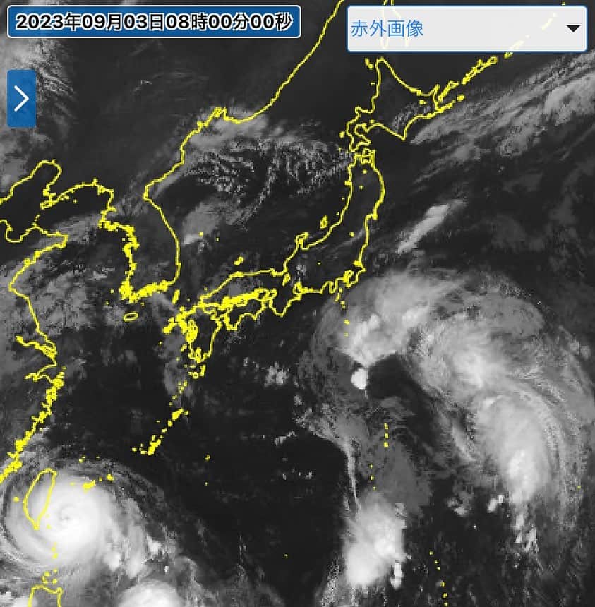 寺川奈津美さんのインスタグラム写真 - (寺川奈津美Instagram)「#台風11号 先島諸島を中心に高波警戒⚠️  #台風12号 熱帯低気圧に変わる見込みですが、その湿った空気がまずは関東や東北太平洋側へ。 今夜遅くからあす(月)は、局地的な大雨や雷⚡️突風🌪️ひょうなど⚠️  きょうの晴れ間を有効に😌 週明けは各地で空模様の変化にくれぐれも気をつけて！」9月3日 9時12分 - natumikannnn