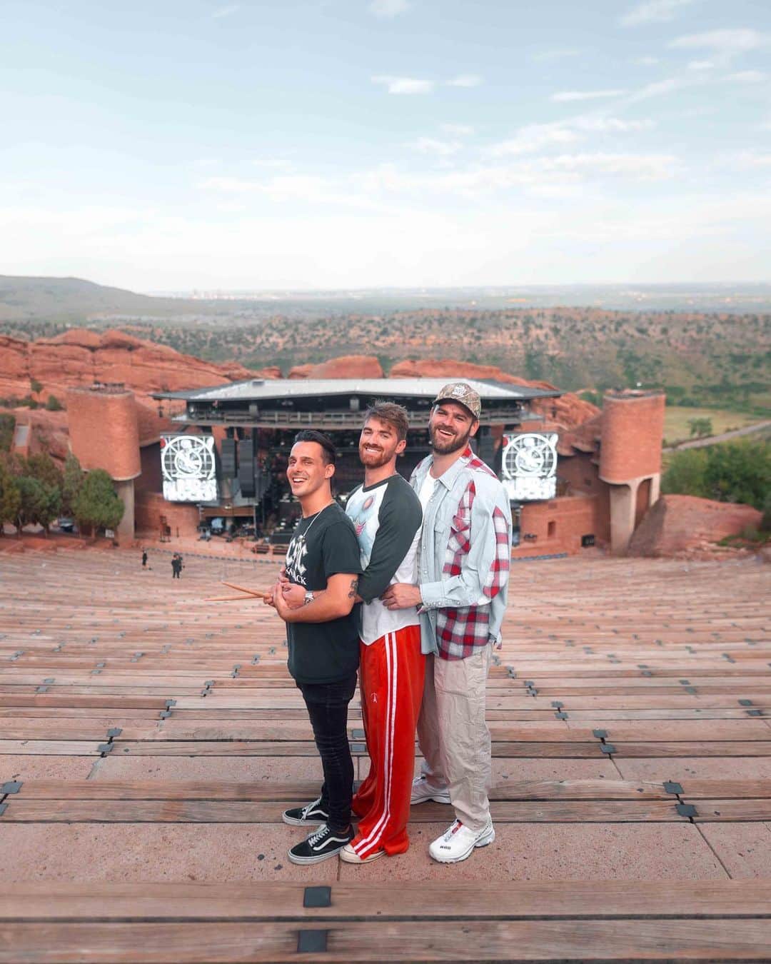 The Chainsmokersのインスタグラム：「Prime time like Deion Sanders. CU tonight Red Rocks.」