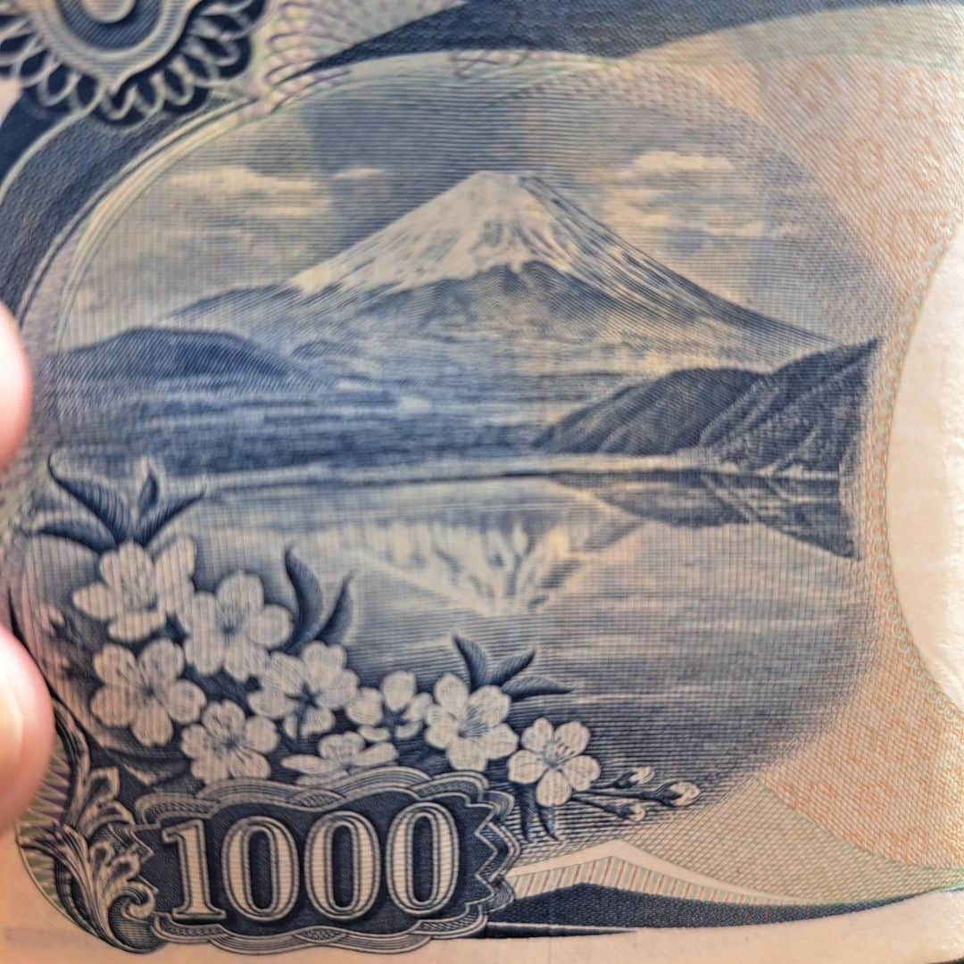 徳山秀典さんのインスタグラム写真 - (徳山秀典Instagram)「千円札の富士山の場所で…📷️   #本当に作曲合宿してます。」9月3日 14時54分 - hidenoritokuyama
