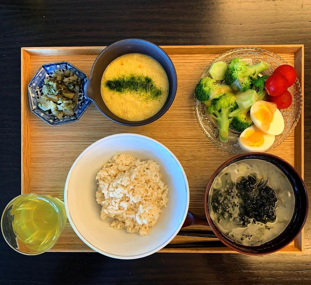 祐真朋樹さんのインスタグラム写真 - (祐真朋樹Instagram)「とろろ好き  #朝ご飯 #祐ご飯 #利ご飯 #完食  #山芋」9月3日 9時34分 - stsukezane