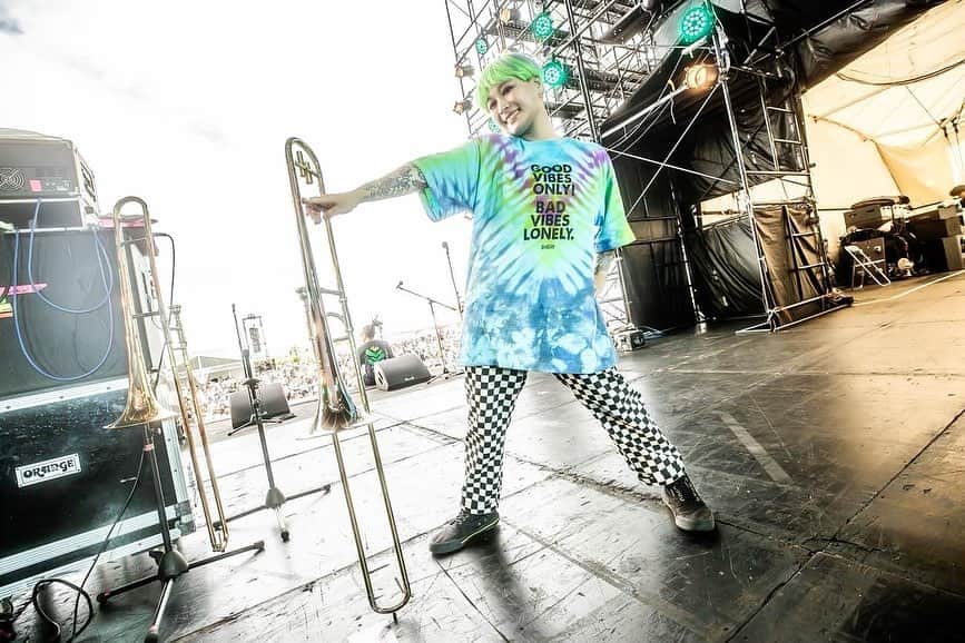 かなすのインスタグラム：「ライブの前と終わった後😇  Photo by @hayachinphoto」