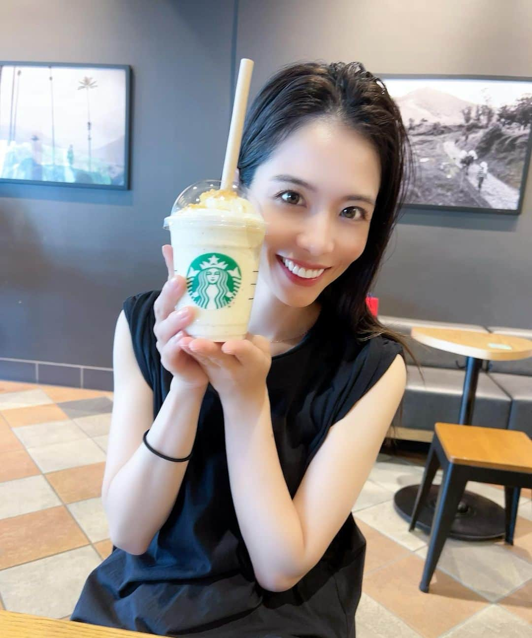 浦田麻緖のインスタグラム：「おさつバター🍠フラペチーノ(っ'-')╮ =͟͟͞͞🧈ﾌﾞｫﾝアタック‍🔥  おさつドキッ？？ かな？？ ザクザク入ってるー🤟\( ˆωˆ )/🤟   #配信終わりに  #早速来た  #スタバドキッ  #haveaniceday   #おいもスイーツ」