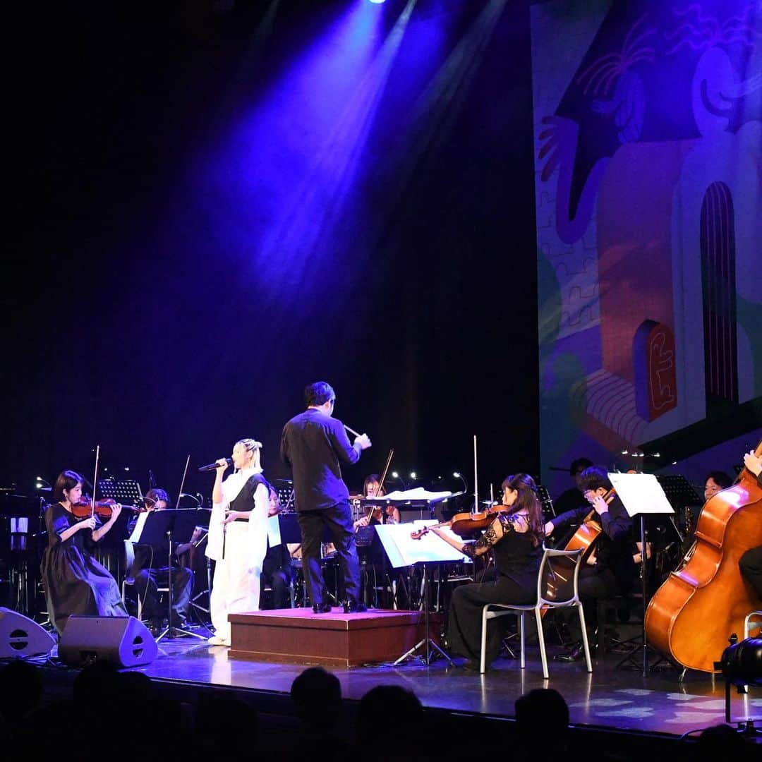 のインスタグラム：「Style京to琉🗼東京公演🗼  Buckskin Beer「LIVE×ORCHESTRA」 @ I'M A SHOW  東京公演完奏🗼🐉 素敵な土曜日の午後✨ 新曲Round&Roundも 湖東さんが素敵なアレンジに🎡  バンドメンバーとリスナーが 徐々に増えてくのも気に入ってます🤲 引き続き応援よろしくお願いします🙇‍♀️  #stylekyotoryu」