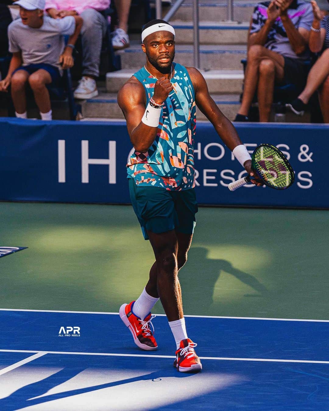 フランシス・ティアフォーのインスタグラム：「Louis Armstrong is always a vibe. Thanks for the love nyc. Come with that same energy tomorrow. Second week let’s get it. #roundof16tones #lockedin🔐 #Godspeed✊🏿✊🏿  Photo credzzz 📸: @allproreels」