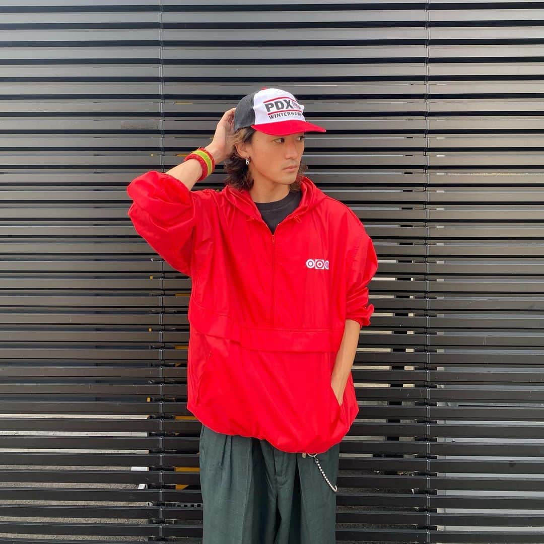 のインスタグラム：「#原宿シカゴ原宿店   【ウィンドブレーカー】  9月に入り衣替えのシーズンですね🍂  まだまだ暑さは続きますがこれからの季節にピッタリなアイテムです✨  adidasやNIKEはもちろん、その他カラーバリエーション豊富なアイテムを取り扱っております🌈 男性の方にも女性の方にもオススメなアイテムです⭐️  是非店頭にてご覧下さい😌  【アクセス】 東京都渋谷区神宮前6-31-15 2F ℡03-6727-5505 営業時間 11時〜20時 JR原宿駅東口から徒歩3分 東京メトロ明治神宮前駅3番出口から徒歩2分  #nike#adidas#スポーツミックス#メンズライク#ナイロンジャケット #fyp #japantrip #japantravel #フルジョ#フルダン#下北沢#吉祥寺#京都 #原宿  #autumn #fashion#harajuku#harajukuchicago#used#vintage #데일리룩 #옷스타그램」