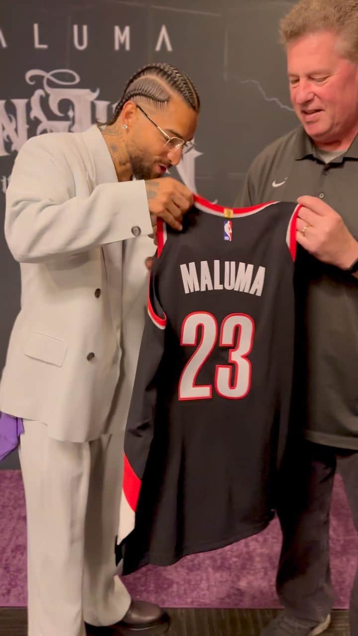 ポートランド・トレイルブレイザーズのインスタグラム：「You know we had to lace The Don Juan up with the custom @trailblazers swag! Welcome back to Rip City, @maluma!」