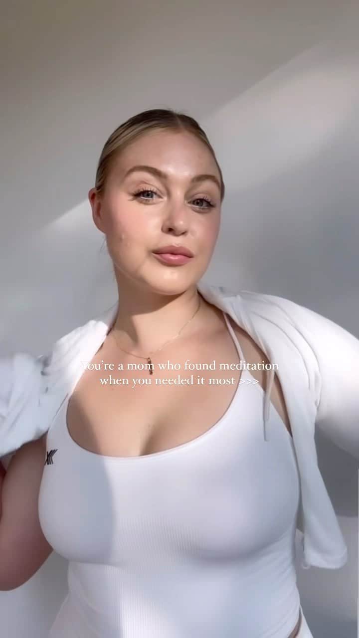 イスクラ・ローレンスのインスタグラム