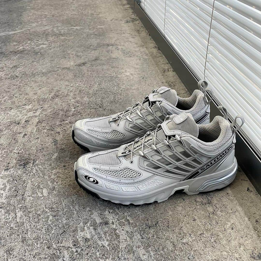 エリミネイターさんのインスタグラム写真 - (エリミネイターInstagram)「AW23 SALOMON SPORTSTYLE “ACS PRO” GRAY × SILVER METALLIC will be releasing on 8th Sep. . Now accepting pre-order at ELIMINATOR store & online. . #salomonadvanced #advanced #salomonsportstyle #salomon #limitededition #function #functionaltraining #kicks #instakicks #nicekicks #sneakers #sneakerhead  #acspro #mensfashion #menswear #highsnobiety #eliminator #tokyo #daikanyama #streetfashion #streetstyle #streetwear #trailrunning」9月3日 11時55分 - eliminator_tokyo