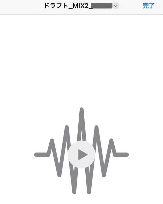 河野万里奈のインスタグラム：「新曲『ドラフト』のmixデータが届いた  誰にも頼まれていない曲を 誰も見ていない小さな部屋で作った 『ドラフト』も『アイキャントライ』もそんな生まれだ  それでも何かに流されたり何かに目を塞いだりせず まず生み出したことで一人また一人と伝わって手の届かなかった舞台に辿り着く これは生き様 #今秋リリース #お楽しみに」
