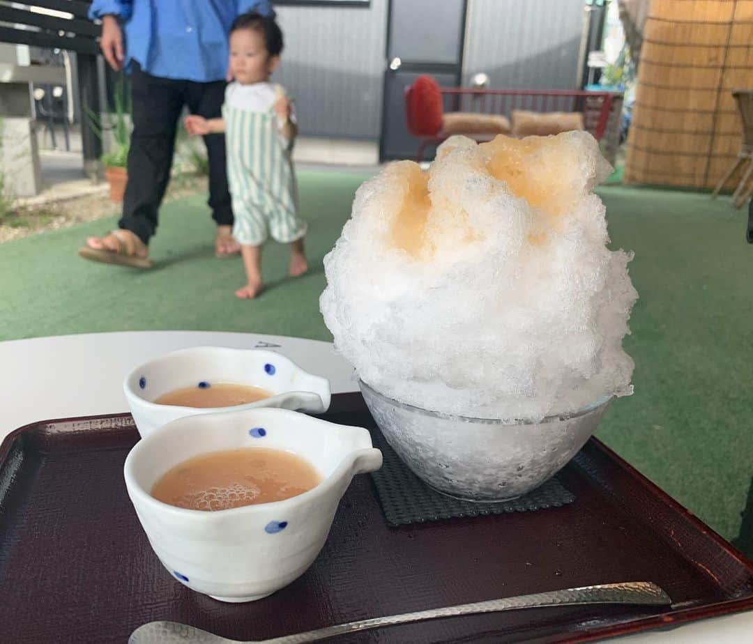 原田麻子のインスタグラム：「とろとろ桃  リピート🍑 濃厚でそれでいて甘ったるくない。 美味しい〜！  #かき氷#かき氷🍧#おやつ#ごはん#sweets#shaveice#神奈川かき氷」