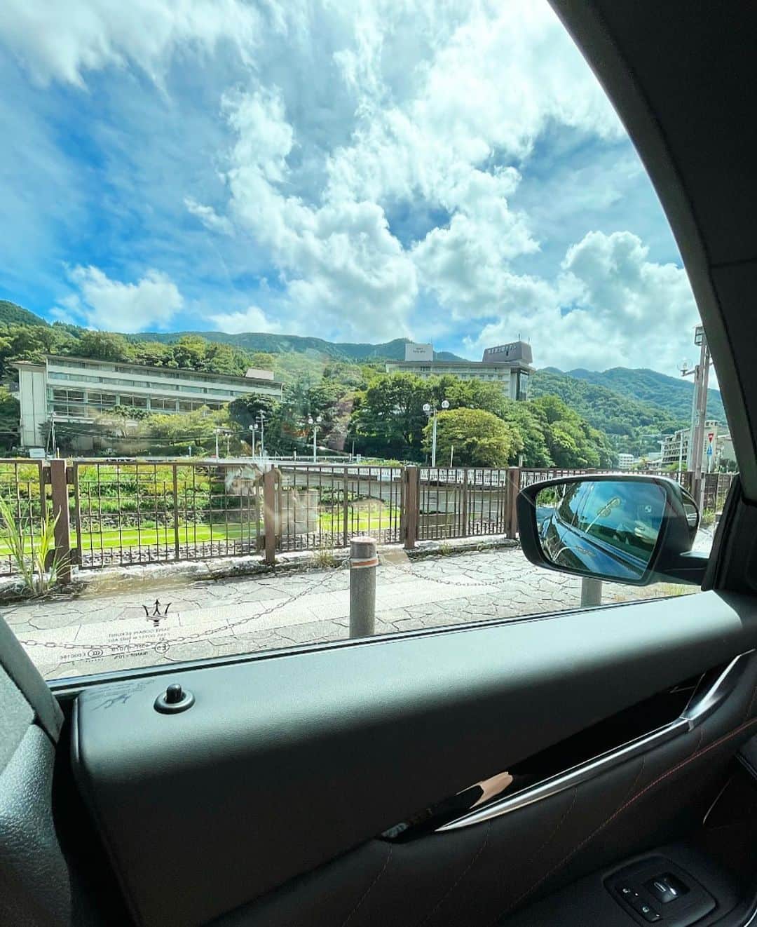 東條恭子さんのインスタグラム写真 - (東條恭子Instagram)「🌿👒🌾☀️ 𝙍𝙚𝙡𝙖𝙭𝙞𝙣𝙜 𝙒𝙚𝙚𝙠𝙚𝙣𝙙 𝙂𝙚𝙩𝙖𝙬𝙖𝙮 𝙞𝙣 𝙃𝙖𝙠𝙤𝙣𝙚🫶🏻 ⁡ #箱根 #週末ドライブ #富士屋ホテル #週末の過ごし方 #hakone #hakonejapan #fujiyahotel #hotellovers #Maserati #Maseratilovers #Maseratiowners」9月3日 12時26分 - kyoko_tojo