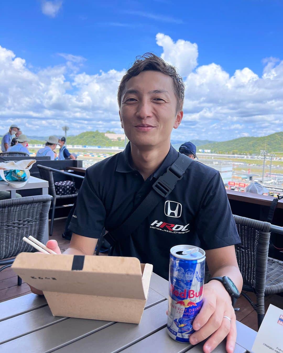 野尻智紀のインスタグラム：「S耐観戦👀🚗 来たからには満喫してやるぞ！」