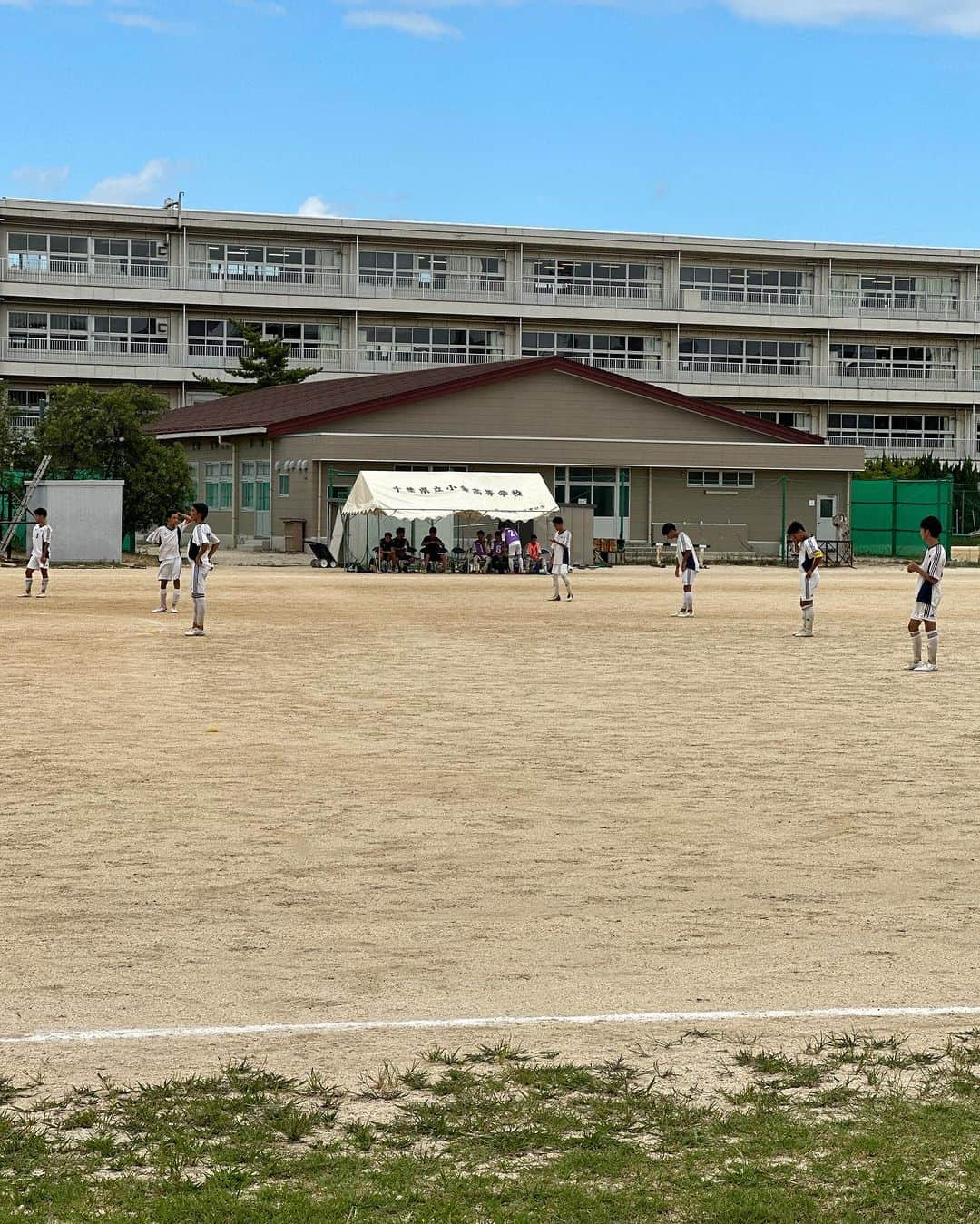 林克治さんのインスタグラム写真 - (林克治Instagram)「全国高サッカー選手権大会 千葉県予選2次トーナメント！  安房高校vs小金高校@小金高校  遥々、松戸までやって参りました！  前半終わって0:2…  ただ、サッカーは何が起こるかわかりません。 後半風上に立つ安房高校！  なんとか勝ってくれ！！！  #安房高校 #全国高校サッカー選手権大会 #千葉県予選 #小金高校」9月3日 12時34分 - hayashikarika