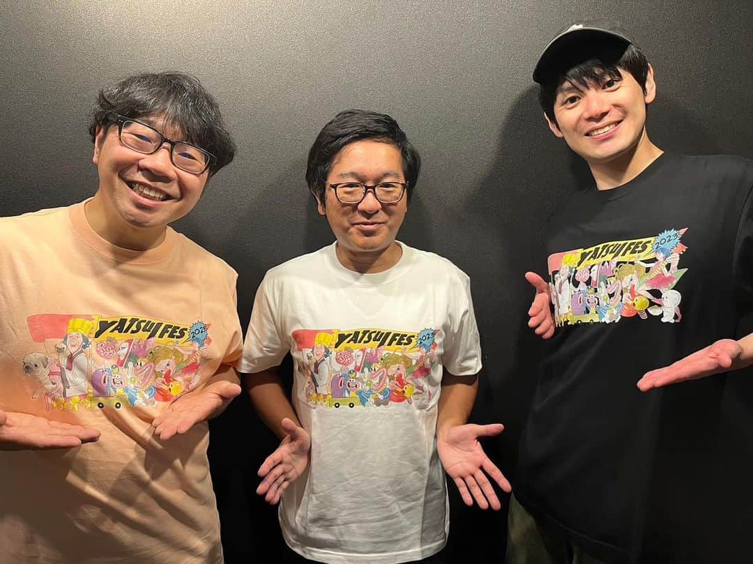 小石田純一さんのインスタグラム写真 - (小石田純一Instagram)「おそろのやついフェスTシャツ。色違い。今年のやついフェス観に行った仲間です。  #やついフェス  #フェスtシャツ  #ロックtシャツ  #メカイノウエ さん #伊藤じゅん #お笑い芸人 #MC #ニュースタッフプロダクション #小石田純一 #ものまね芸人」9月3日 12時35分 - koishida.trendy