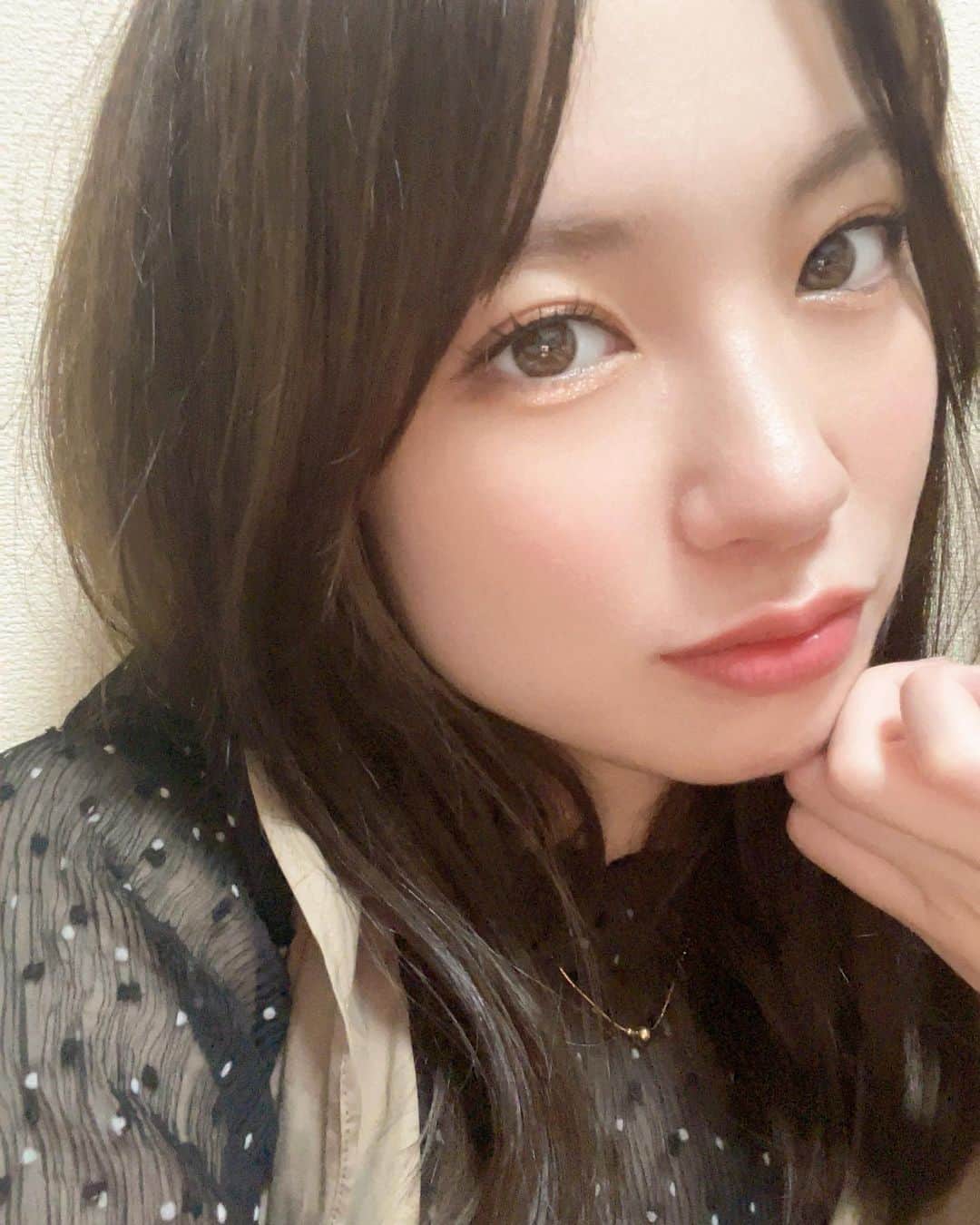 高嶋芙佳のインスタグラム：「パリジェンヌしてもらった！ マスカラなしでこのまつ毛の存在感すごすぎる、、。 毎日のメイクが楽になるの最高です。 #表参道マツパ #表参道パリジェンヌ #表参道アイラッシュ #表参道アイブロウ」