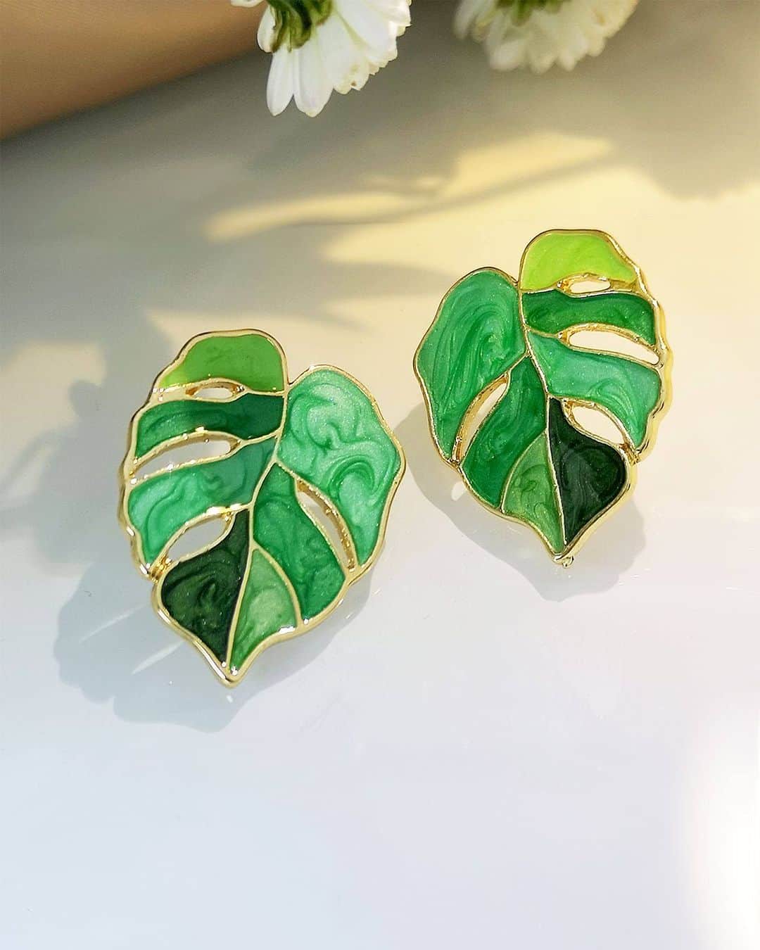 SHEINさんのインスタグラム写真 - (SHEINInstagram)「Which earrings would you pick to leaf 'em speechless? 🍃👇   🔎 13694209 10857265 15236855  #SHEIN #SHEINforAll #SHEINstyle #fashion #chic」9月3日 23時30分 - sheinofficial