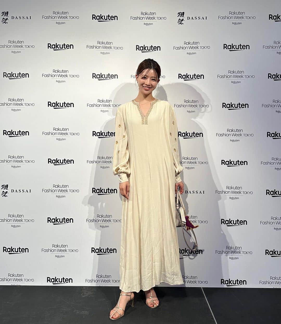 悠衣のインスタグラム：「Rakuten Fashion Week TOKYO にご招待頂き @cinoh_official のコレクションを見てきました。  スタイリッシュで個性的なデザインのコレクションはどれも目を引きました♡ #楽天ファッションウィーク東京 #rakutenfashionweektokyo @rakutenfashion」