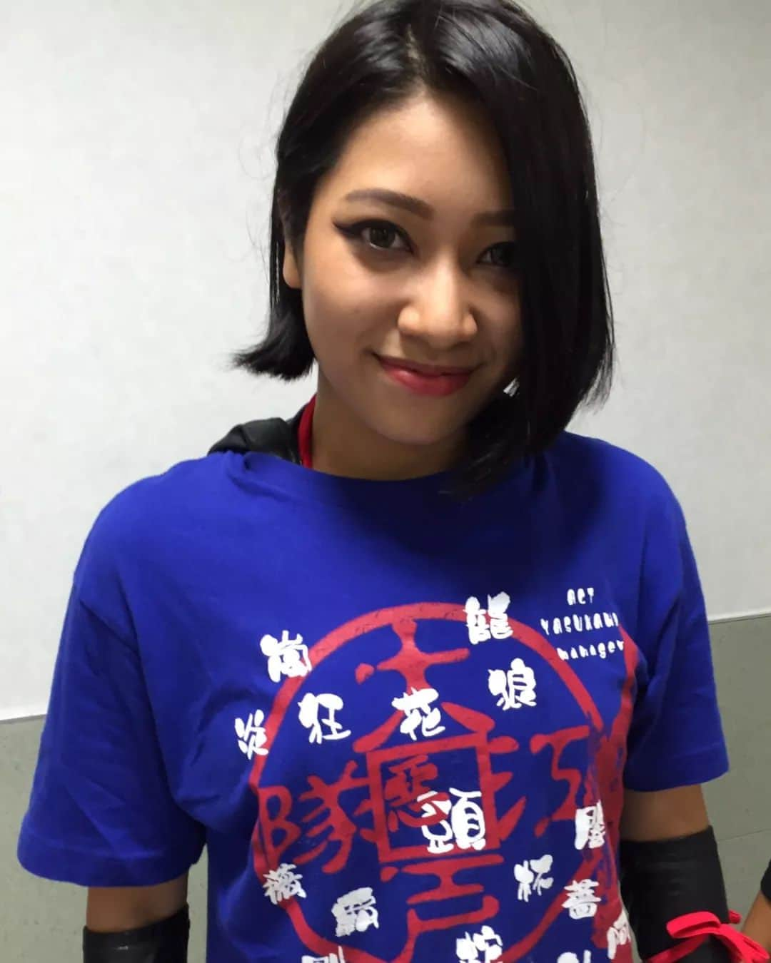 ハナキムラファンのインスタグラム：「Hana wearing her Oedo Tai debut gear in September 2016. Today, we remember her on what would have been her 26th birthday. . . #hanakimura #木村花 #rememberhana」