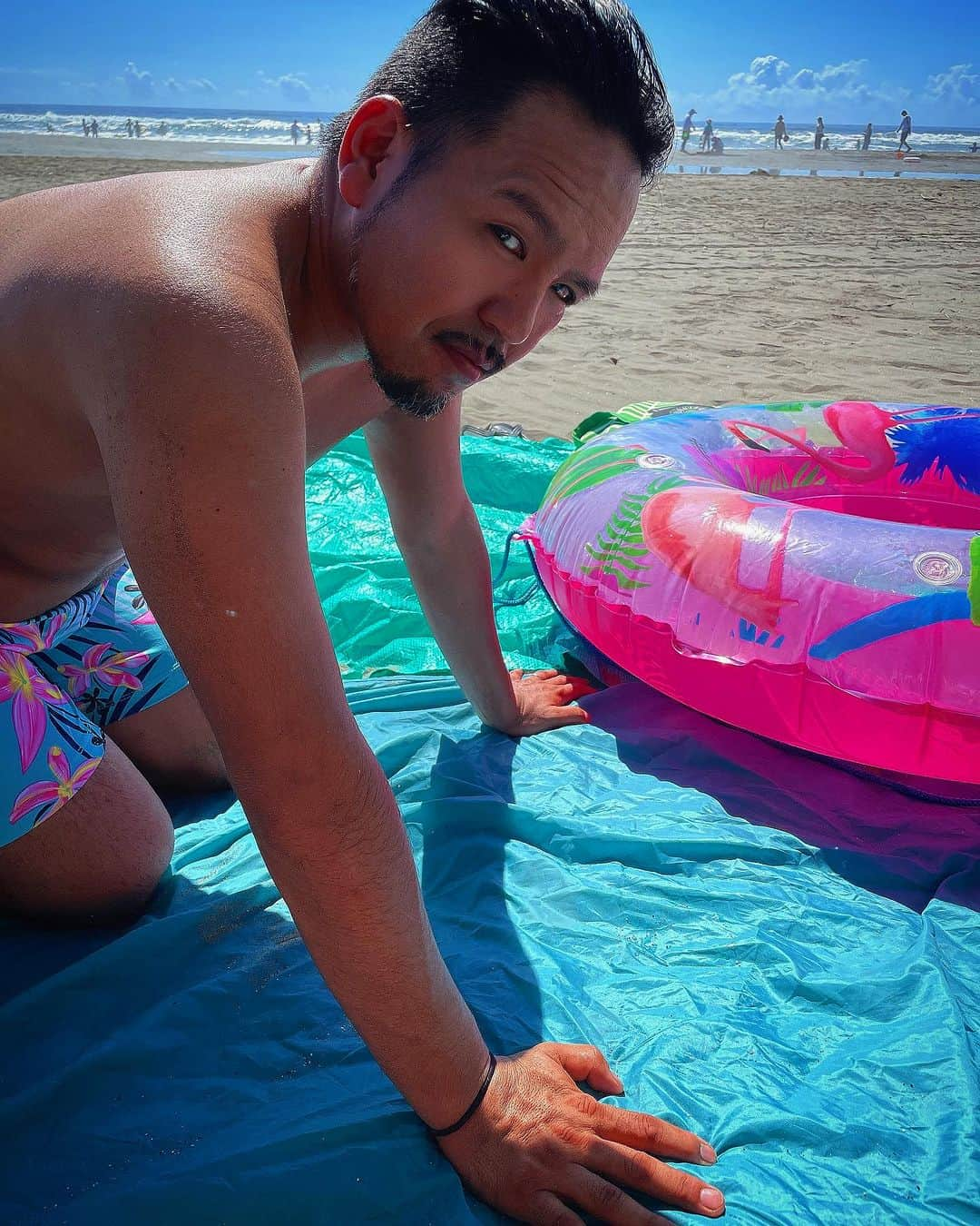 Dance MANAさんのインスタグラム写真 - (Dance MANAInstagram)「日曜日は海の日🏖地球の自然と戯れる日🌿🏕日曜日、月曜日オフが自分的に調子イイ✨  仕事も溜まっておりますが、今日はいったんオフさせてーー🙏  今日はへいぞー君とでなく 朝から朱雀メンバーと💃💃💃💃海♫🏖  あと2ヶ月くらいは夏過ごしたい✨ 太陽気持ちイイ🌞  💎Earlings made by @painmomo   #beach #summer #stillsummer #江ノ島 #湘南 #夏休み #リフレッシュ #九十九里 #chiba #dayoff」9月3日 15時02分 - dancer_mana