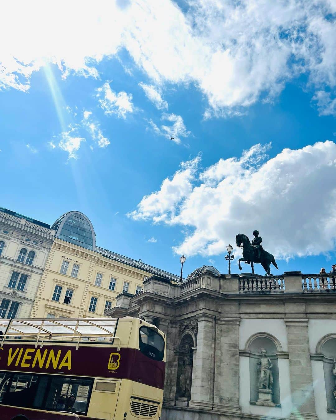 八木早希さんのインスタグラム写真 - (八木早希Instagram)「🫶🫶🫶  Innsbruck→→4時間🚉→→Vienna🇦🇹  #ウィーン#観光#オーストリア#vienna#meisslundschadn#シュニッツェル#demel#ベルヴェデーレ宮殿#クリムト#klimt  Belvedere#austria」9月3日 15時29分 - sakiyagi