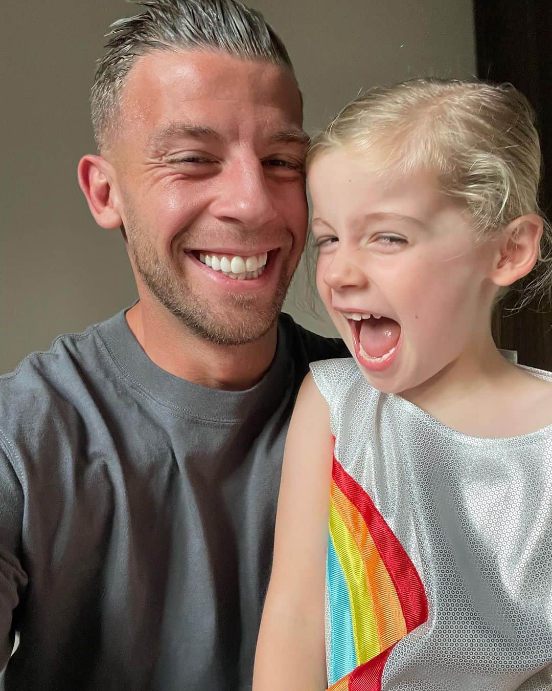 のインスタグラム：「My life is a fairy tale because it revolves around a princess - my beautiful daughter  Happy 5th Birthday Ayla 🎂🎁」