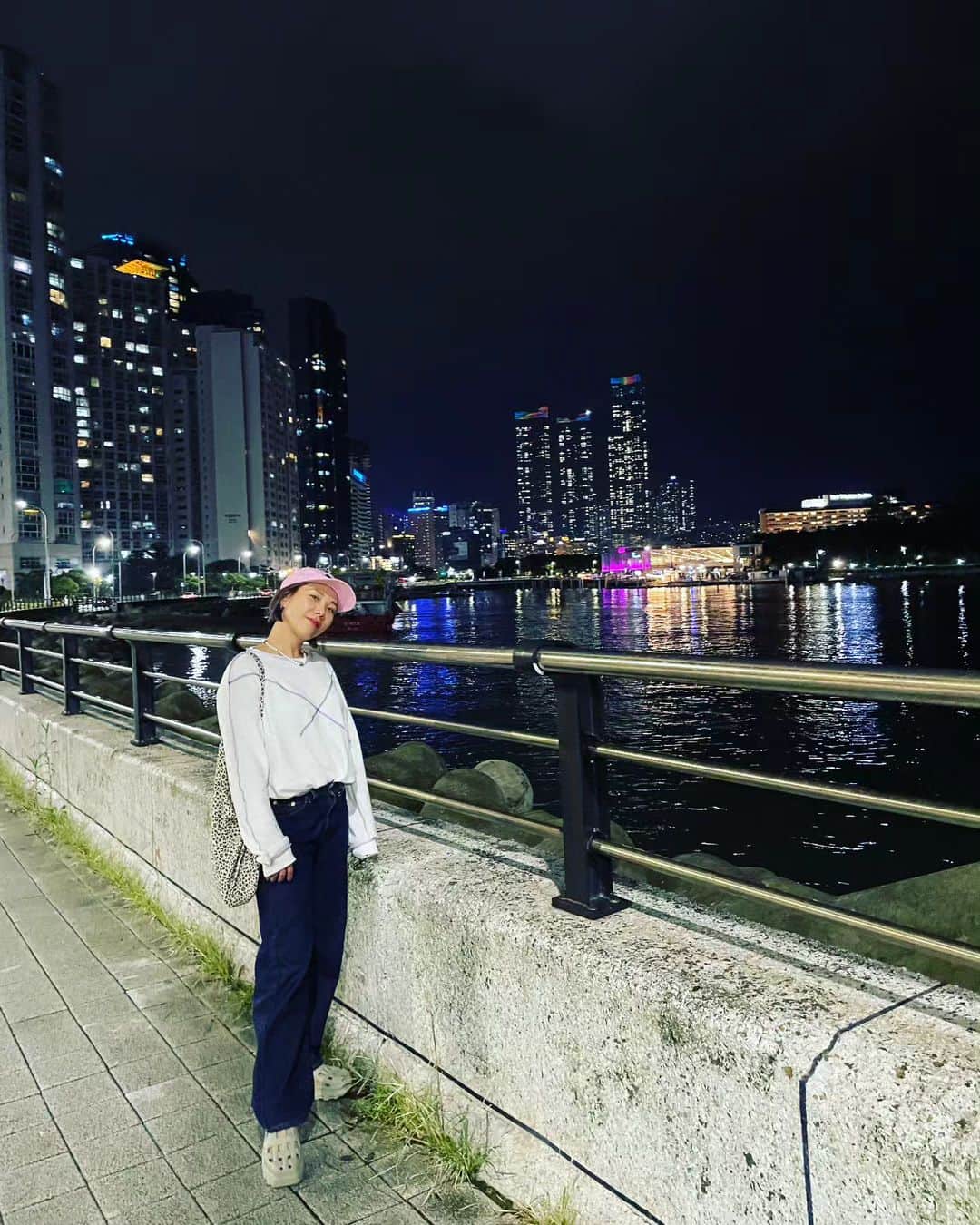 シン・ボンソンさんのインスタグラム写真 - (シン・ボンソンInstagram)「busan💓」9月3日 15時45分 - bbongsunny