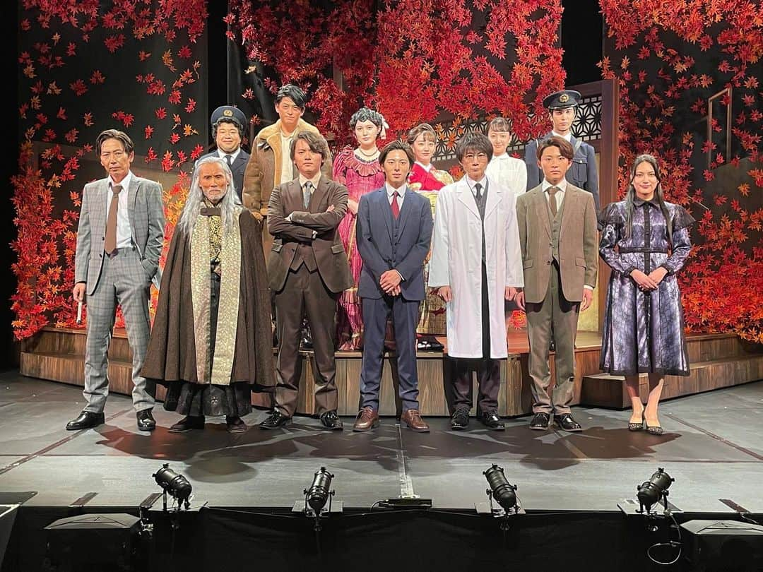 濱田龍臣さんのインスタグラム写真 - (濱田龍臣Instagram)「#神津恭介 シリーズ「 #呪縛の家 」  東京公演千秋楽！ありがとうございました！！！  カーテンコールもトリプルまでで、特別な公演でしたね☺️  9/16、17から福岡、9/21~24で大阪公演です！  残りもよろしくお願いします！！🙇‍♂️   #カミステ」9月3日 15時56分 - hamatatsu_0827_official