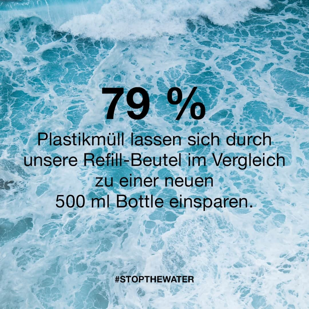 Stop The Water While Using Me!のインスタグラム：「The Power of Refill! 🌱⁠ ⁠ Ob Handseife, Shampoo oder Body Wash – unsere Bottles sind nicht nur ein Highlight für dein Badezimmer, sondern auch für die Natur! Denn dank unserer praktischen Refill-Lösungen lassen sie sich unendlich oft wiederbefüllen und sparen so jede Menge Müll und Ressourcen. Und damit du genau die richtige Menge für deinen Refill-Bedarf bekommst, haben wir neben 500 ml Beutel auch 2 Liter und 5 Liter Kanister zur Auswahl. ⁠ ⁠ Noch bis zum 10.09. bekommst du auf alle Bottles 15 % Rabatt mit einem GRATIS Refill-Beutel dazu – so viele du möchtest.⁠ ⁠ #stopthewater #stopthewaterwhileusingme #refill #endlessrefillablelovestory #naturkosmetik #plastiksparen」