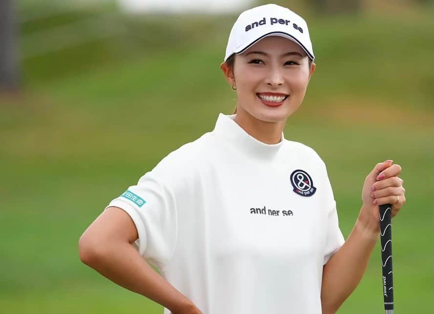 鶴岡果恋のインスタグラム：「.  今週は16位T  来週はメジャー🔥  今年北海道ラストでしたまた来年🤙🏻  #白と紺」