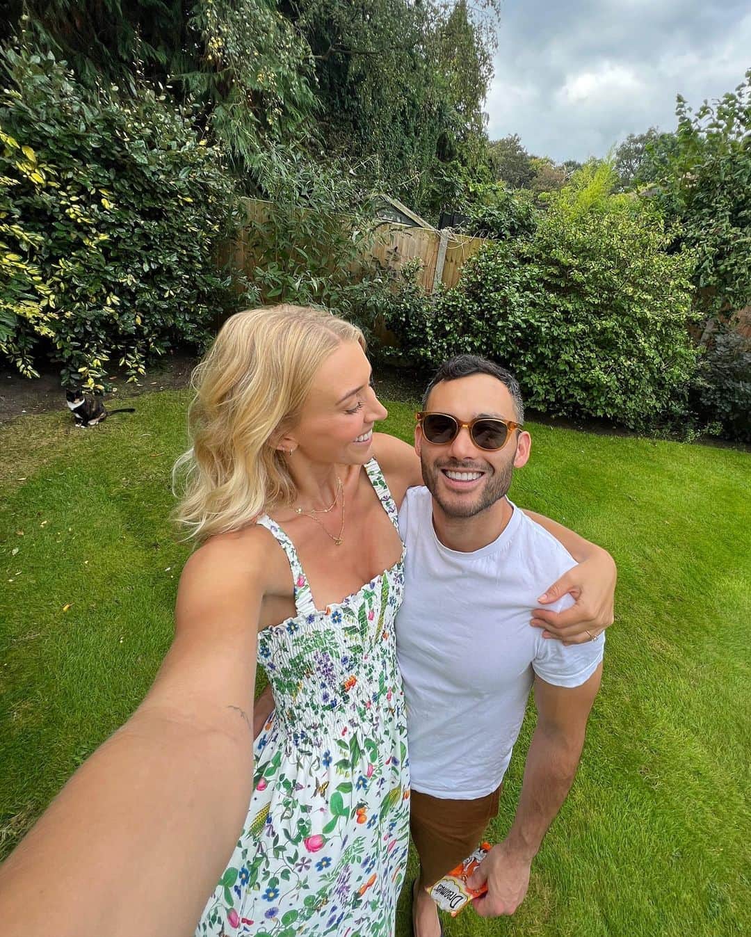 Zanna Van Dijkのインスタグラム：「The most glorious day celebrating my birthday with some wonderful humans ☀️🥰♥️ P.s. renting an massive inflatable bungee run is a never a bad idea 🤣👍🏼」