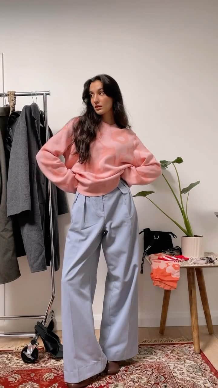 マリメッコのインスタグラム：「Two faultless fall-ready looks styled by our dear friend, Michelle Vincze, @shellyvincze.   Which one gets your vote?   Explore the newest arrivals at marimekko.com. #marimekko」