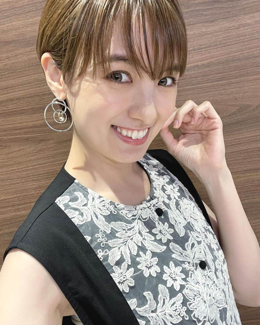 南明奈さんのインスタグラム写真 - (南明奈Instagram)「プチブランチ衣装✨ 1着目はみんなに 『呪術廻戦に出てきそう』 って言ってもらえて嬉しかった😆  写真1・2枚目 トップス、スカート @diagramofficial ピアス @amitiecredirdesign ブーツ @dianashoespress  写真3・4枚目 トップス、スカート @sahara_japon @marte_vintage イヤカフ @popy_k 靴 @dianashoespress  写真5・6枚目 ワンピース @mariaohba ブーツ @dianashoespress ピアス @abiste_official  写真7・8枚目 ワンピース @cocodeal_official ブーツ @randa_pic ピアス @abiste_official」9月3日 16時21分 - akinaminami