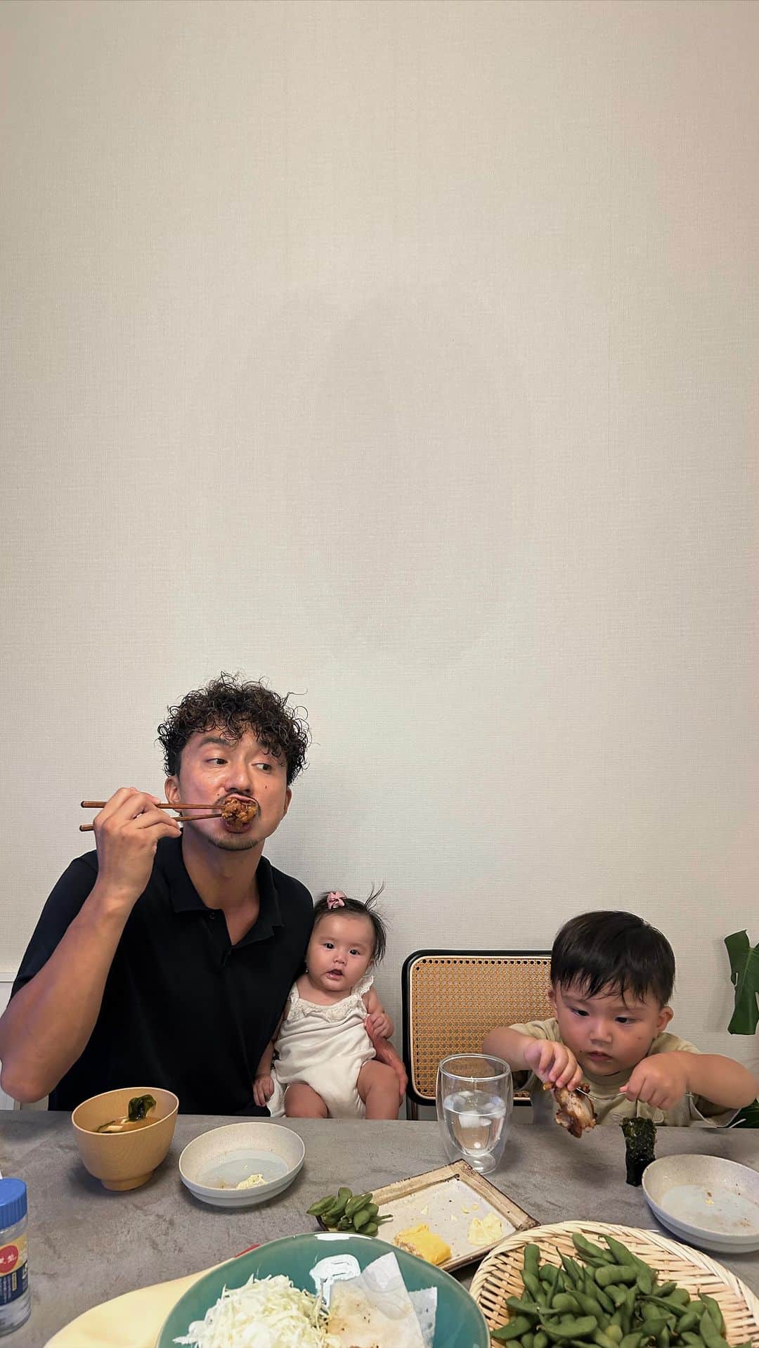 HARUEのインスタグラム：「Sunday family time🌼  #family」