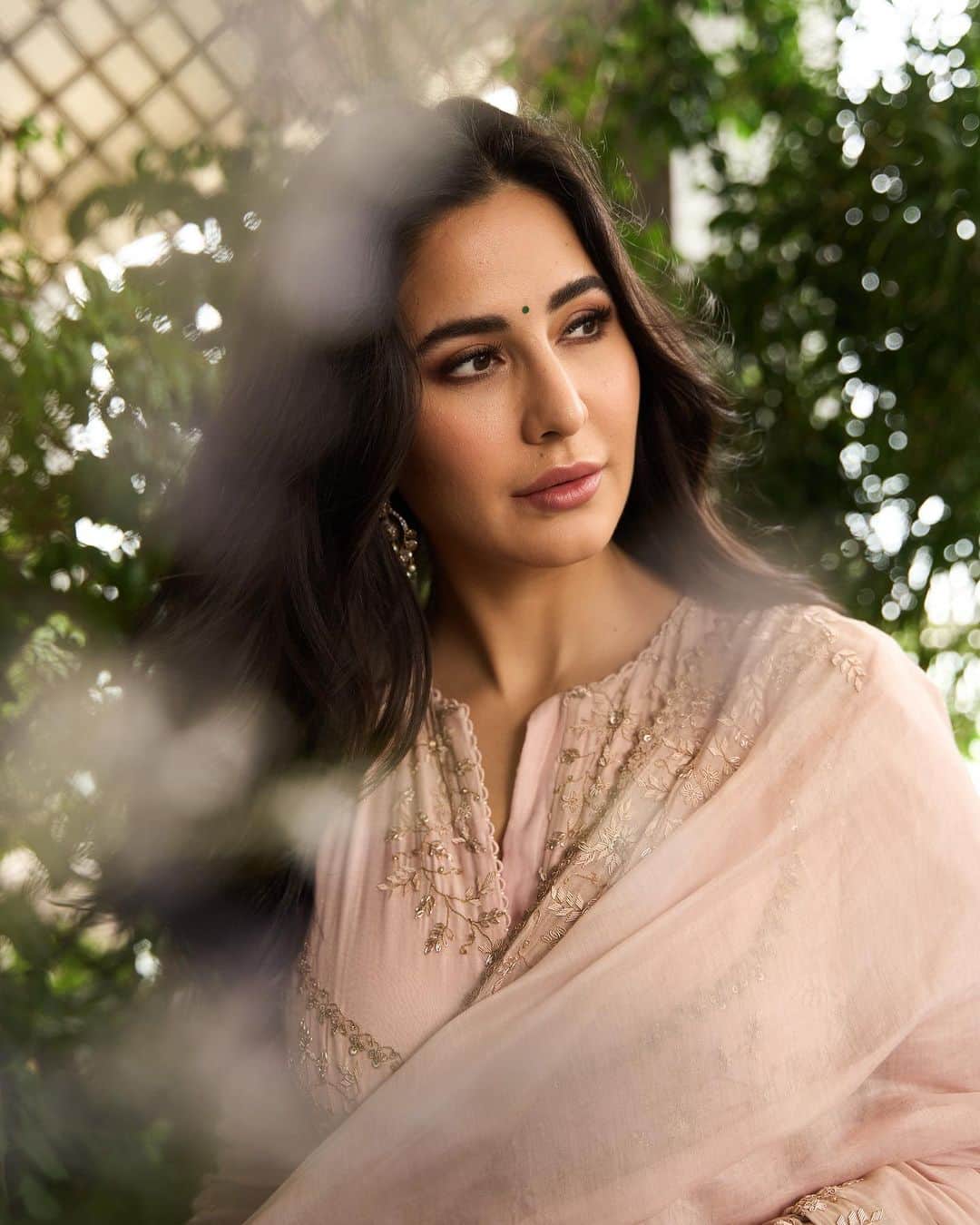 カトリーナ・カイフのインスタグラム：「Kal ka दिन 🌸」