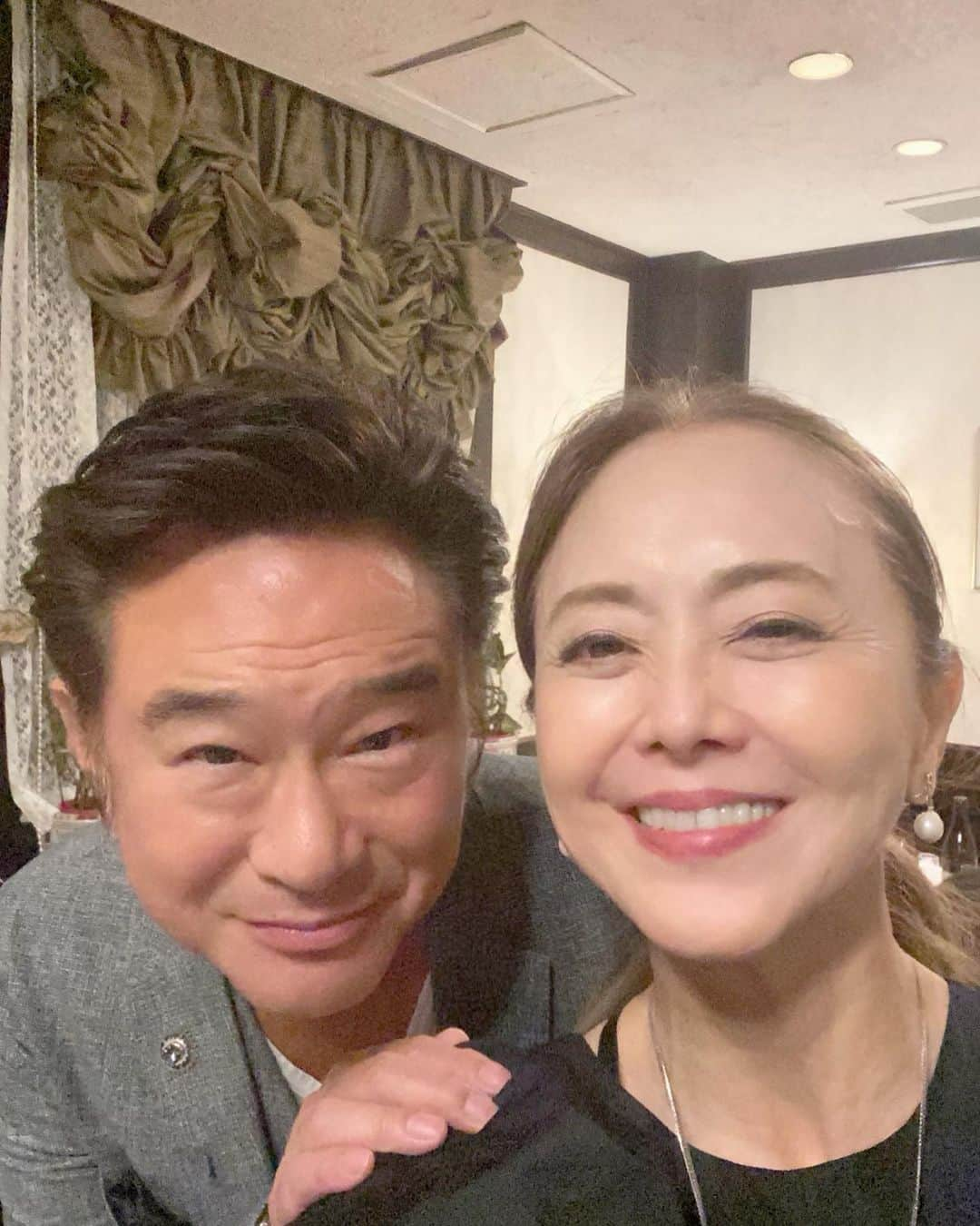 音無美紀子さんのインスタグラム写真 - (音無美紀子Instagram)「昨日の石井ふく子先生の誕生日会の続き。 インスタに載せちゃいます！！ 順不同でごめんなさい！  小林綾子さん  本当に素敵な方！ 静かだけど情熱を感じる方！  音無美紀子さん 尊敬する先輩 生き方も女優としても  船越英一郎さん 生まれた時一番最初にお母様より先生に抱かれたという。笑  変わらない優しさ 隠れファンなんです。笑  野村真美さん  まみさんって離婚したらめっちゃ素敵になったよね！って開口一番言ってくれた！  そんなまみちゃんがすてき  石井先生の周りには素敵な方ばかり！  ありがとうございます  石井先生！ #石井ふく子先生 #音無美紀子さん #小林綾子さん #船越英一郎さん #野村真美さん」9月3日 16時58分 - mikikootonashi