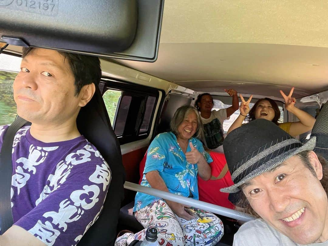 菊田俊介のインスタグラム：「Tonight is in Nemuro, Hokkaido! 北海道の東端、根室へ。道東ツアーも最終日。今夜は根室市優遊居にて♫ #nemuro #hokkaido #shunkikuta #livetour #liveblues」