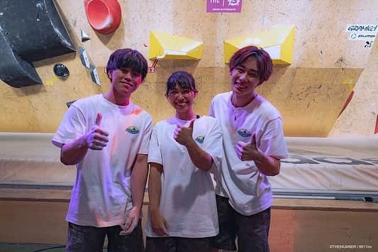 中村真緒のインスタグラム：「The 3🦩🥈 @the_number_by_8611 @bpump_ogikubo  ・ ・ Team gramicci @gramicci_climbing として出場しました☺︎ 個人的には3枚目📸のブラインドエリアがめっちゃ楽しかった！ ・ ・ 一緒に出てくれた @rei.kawamata @kento.817 とってもありがとーー！！ 2年連続2位なので、次こそは優勝したい！ ・ ・ @mudhand_cb @phiten_official @frictionlabs @tenayaclimbing #日新火災 #climbing #bouldering #クライミング #ボルダリング #マオハンド」